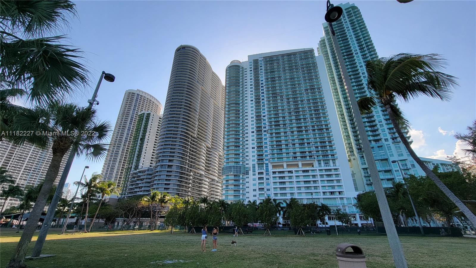 ARIA ON THE BAY CONDO - Residential