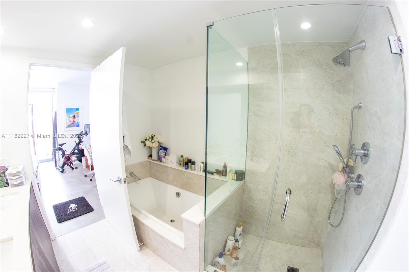 ARIA ON THE BAY CONDO - Residential