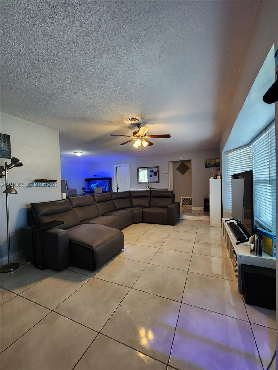 LAUDERDALE LAKES NORTHGAT - Residential