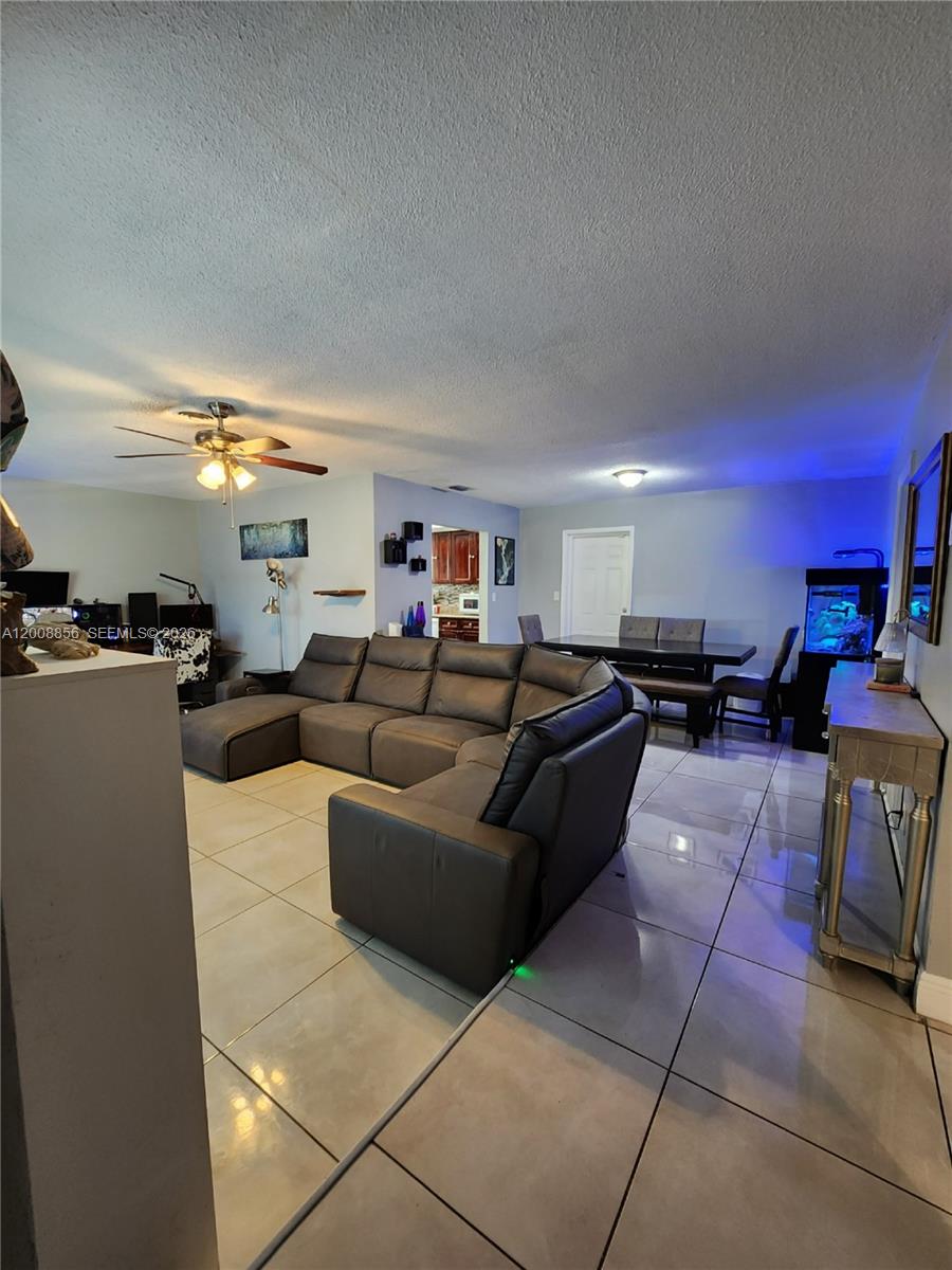 LAUDERDALE LAKES NORTHGAT - Residential