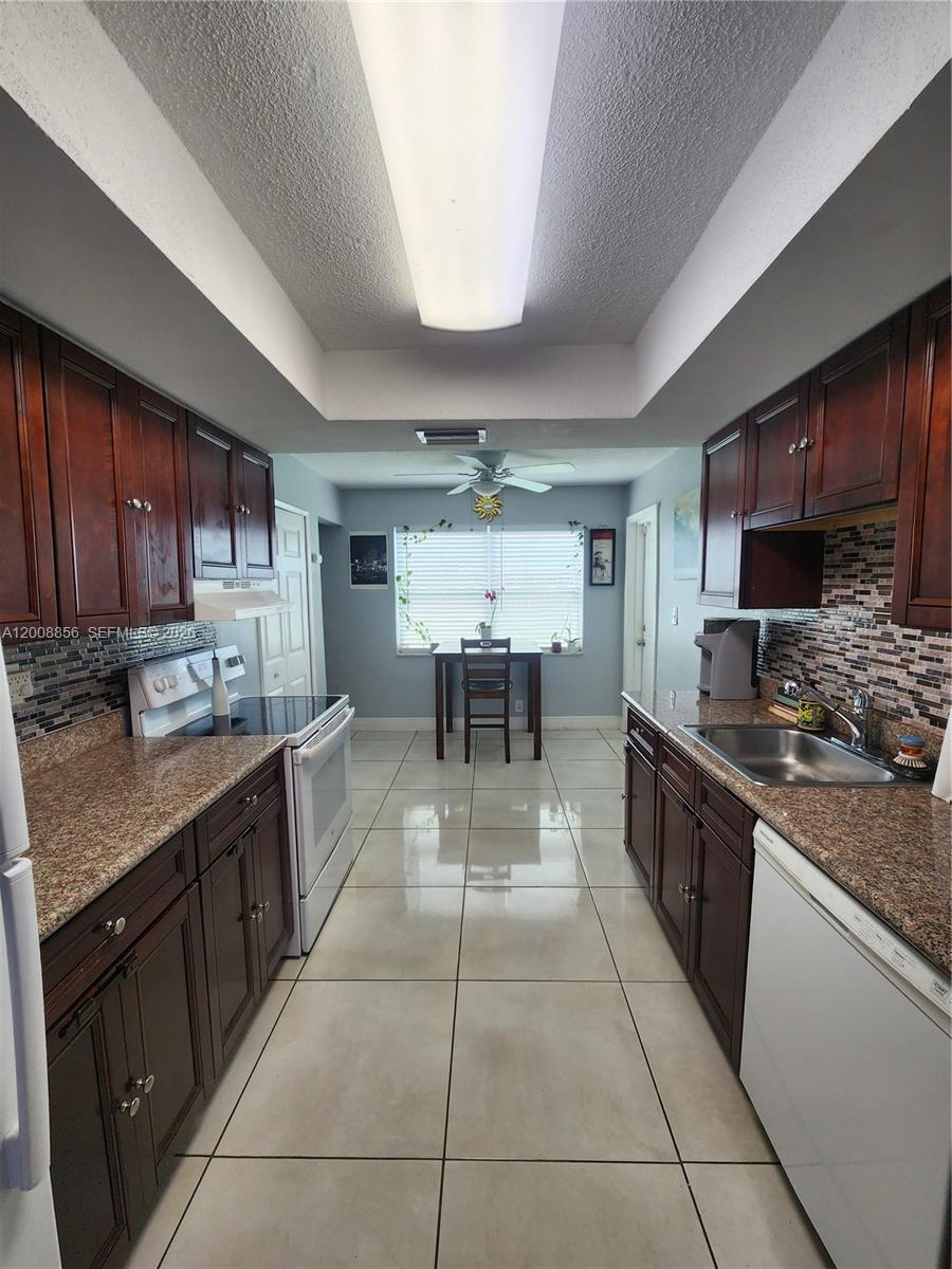 LAUDERDALE LAKES NORTHGAT - Residential