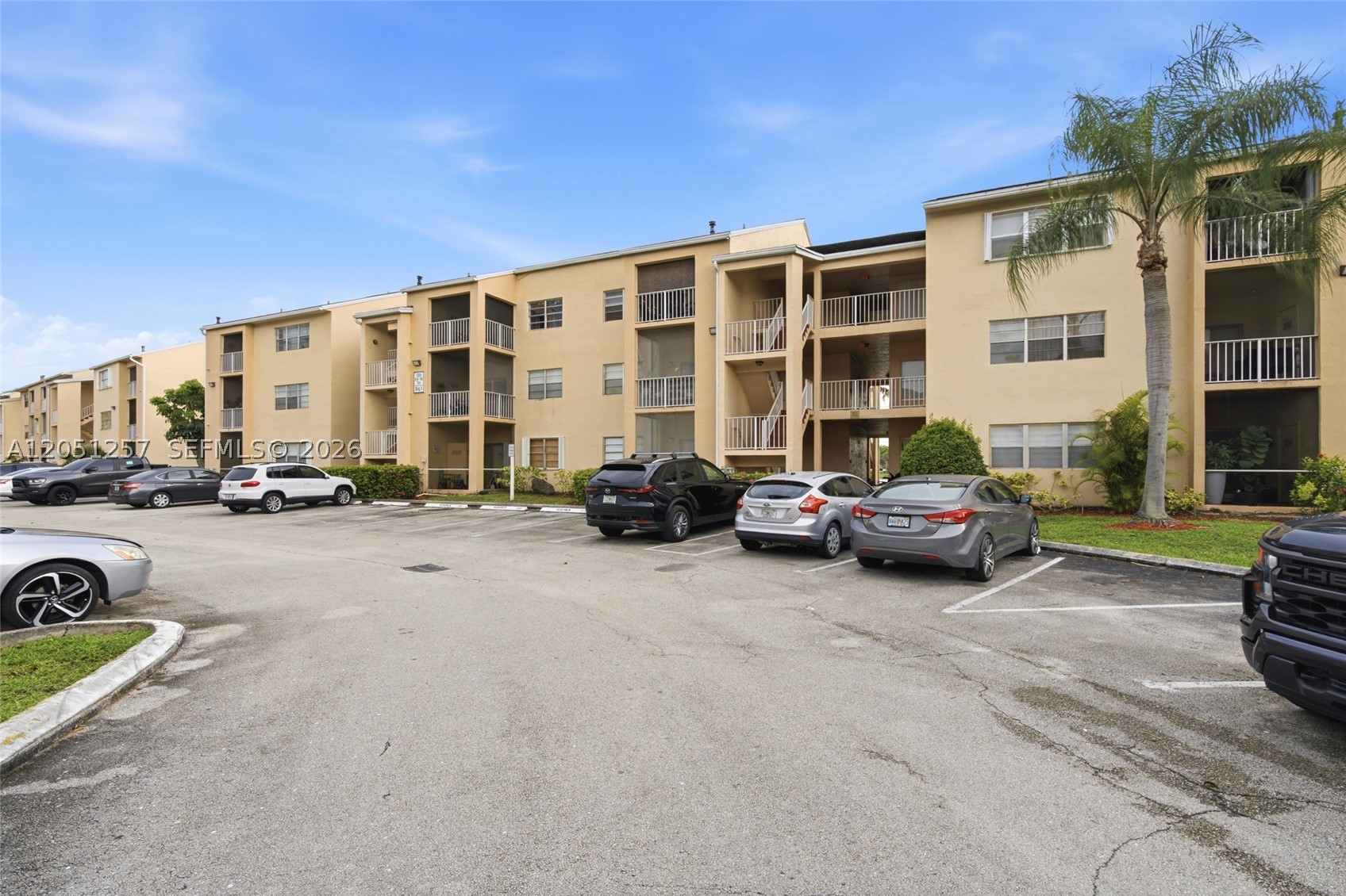 HAMMOCKS TRAILS CONDO - Residential Lease