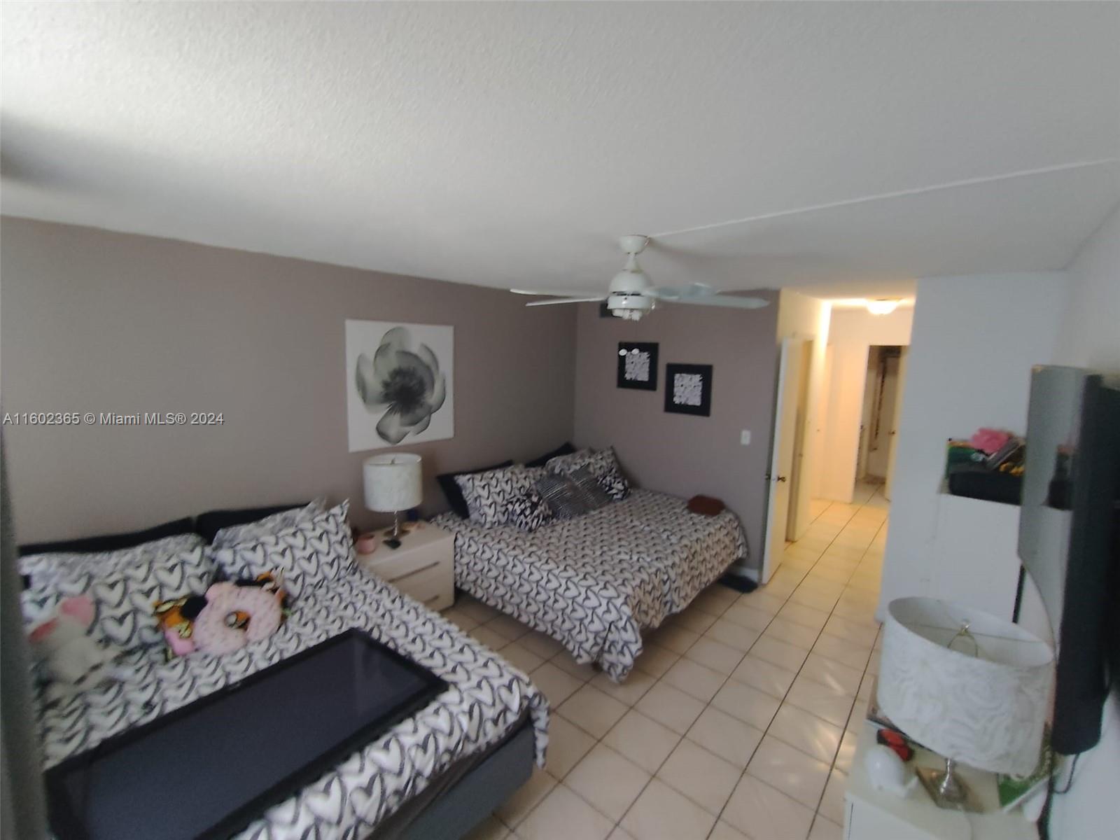 COMMODORE PLAZA CONDO - Residential