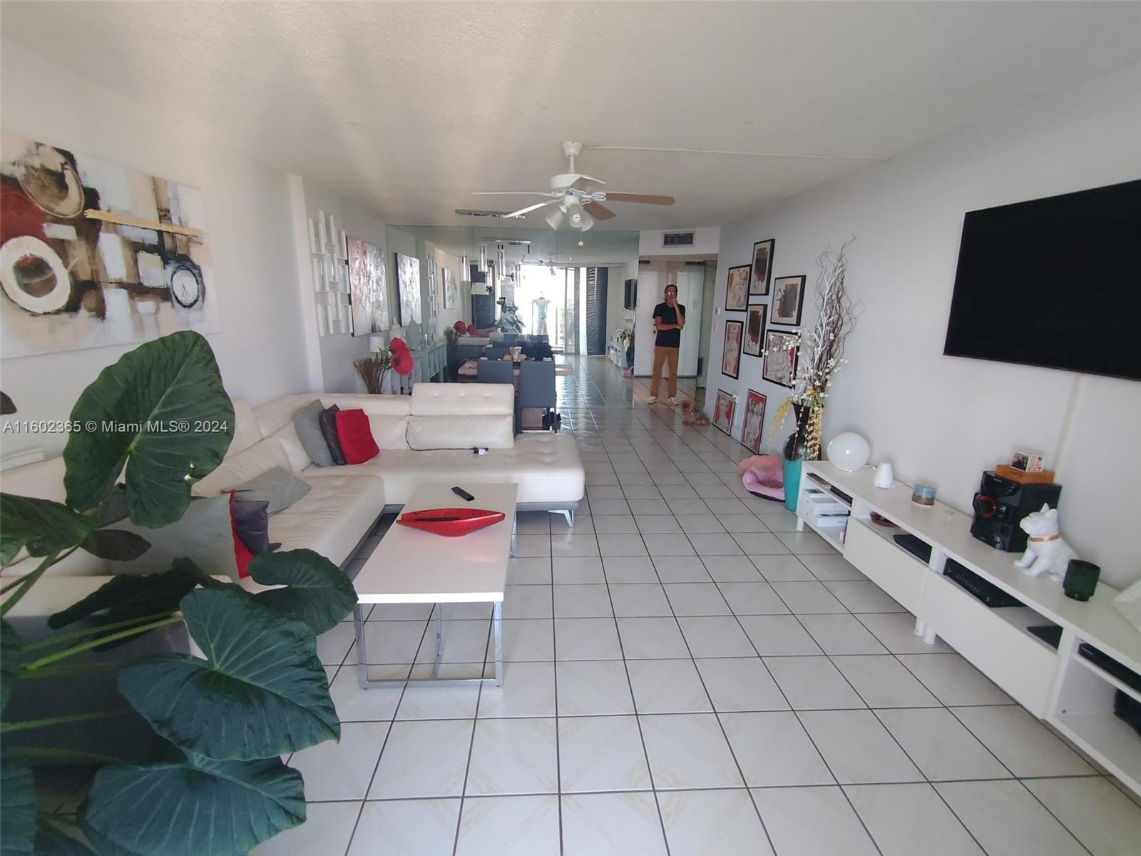 COMMODORE PLAZA CONDO - Residential