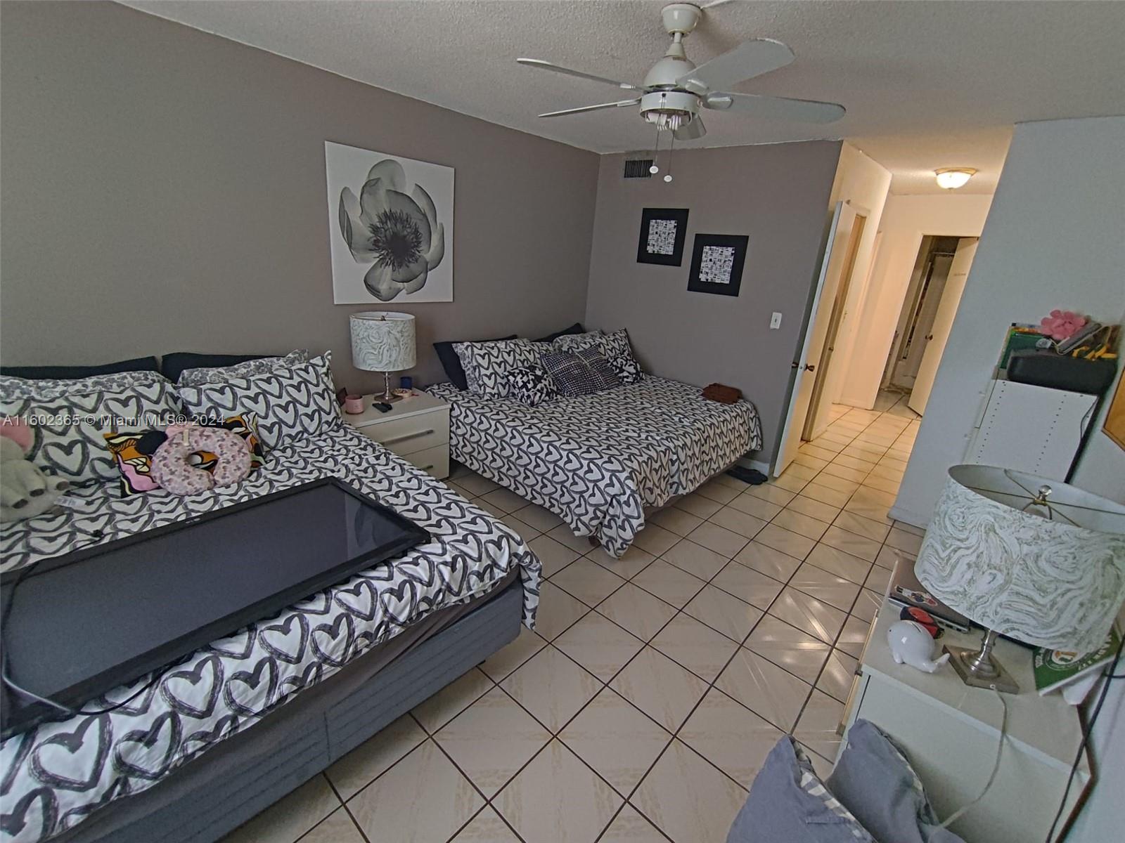 COMMODORE PLAZA CONDO - Residential
