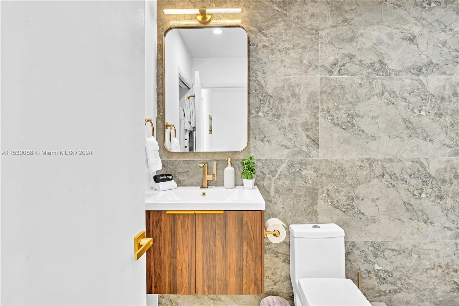 815 CONDO - Residential Lease