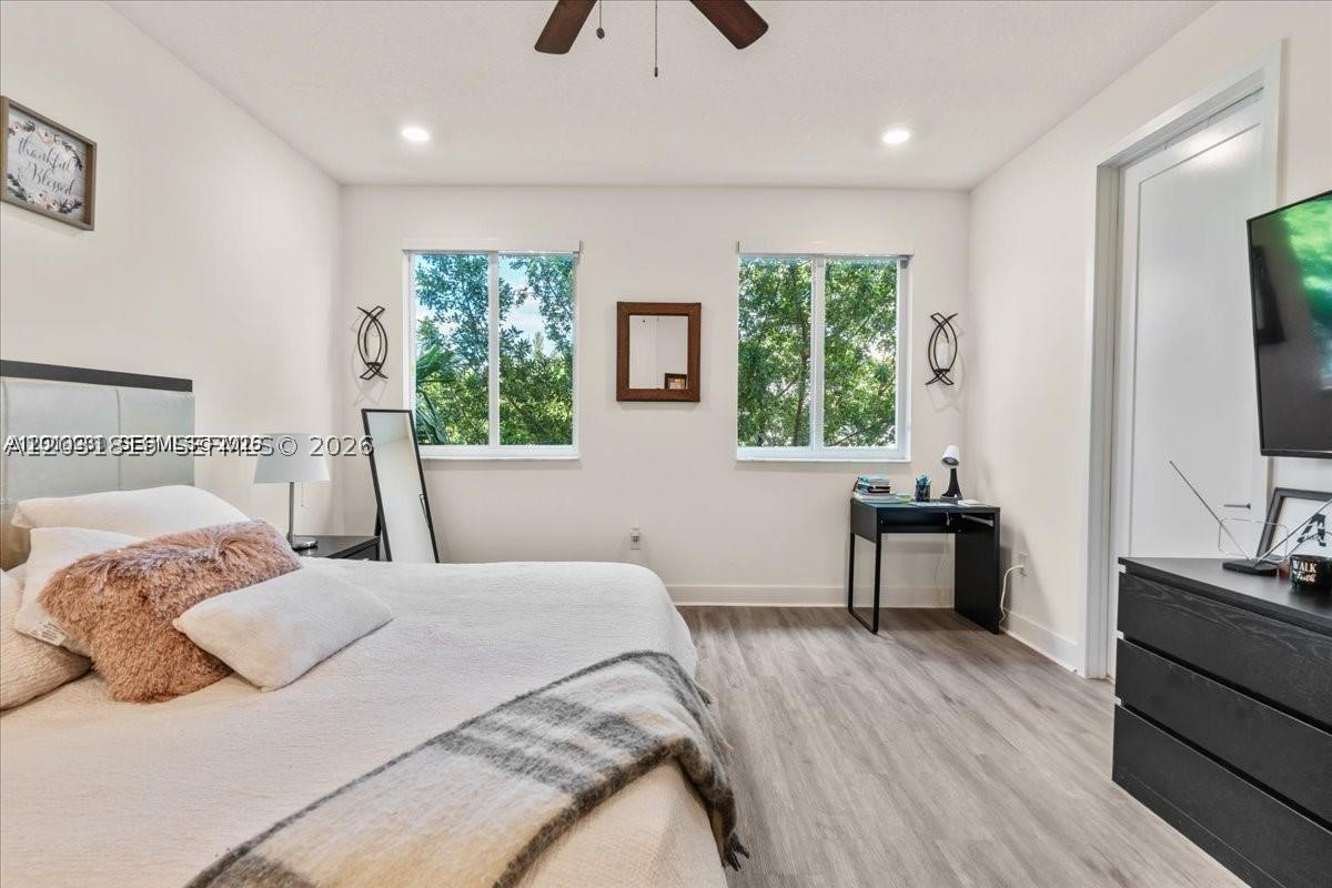 LANDMARK AT DORAL CENTRAL - Residential Lease