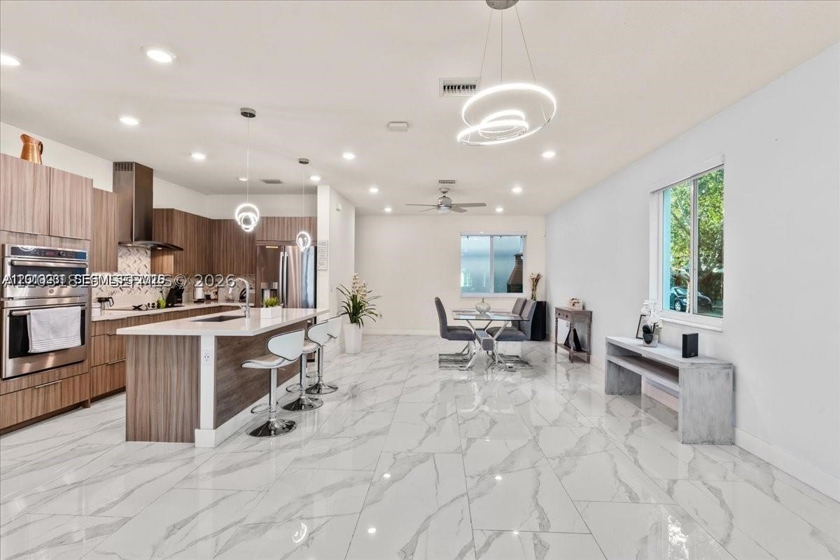 LANDMARK AT DORAL CENTRAL - Residential Lease