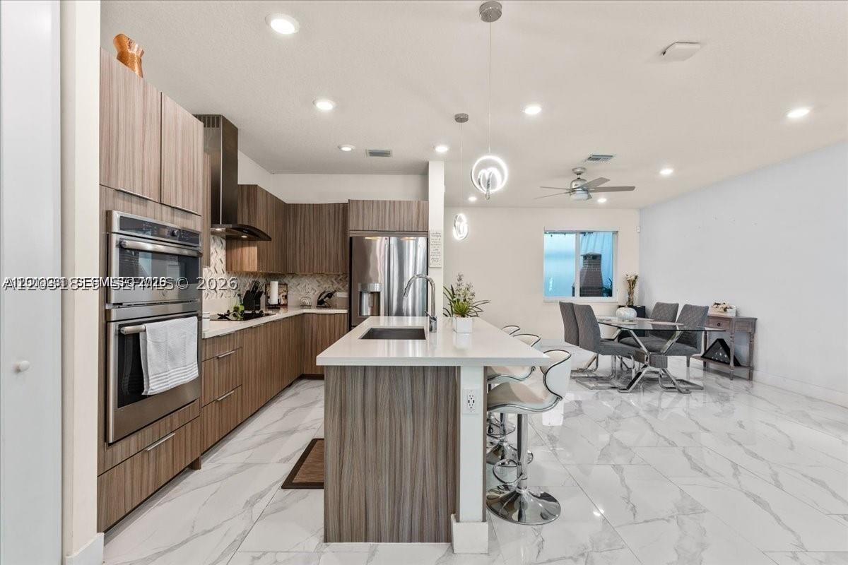 LANDMARK AT DORAL CENTRAL - Residential Lease