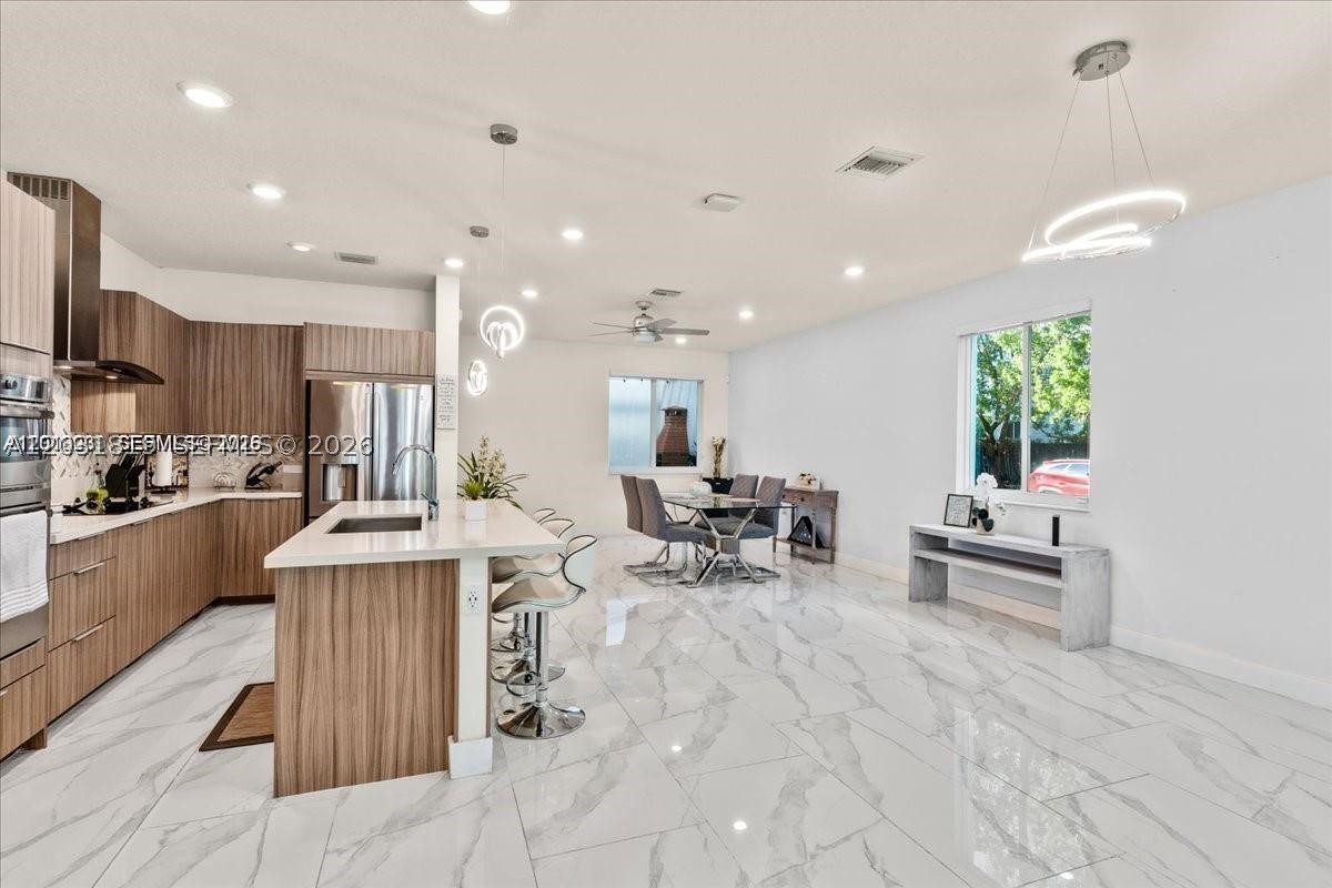 LANDMARK AT DORAL CENTRAL - Residential Lease