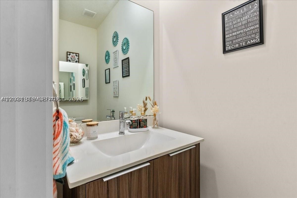 LANDMARK AT DORAL CENTRAL - Residential Lease