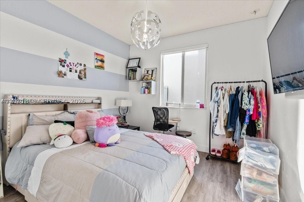 LANDMARK AT DORAL CENTRAL - Residential Lease