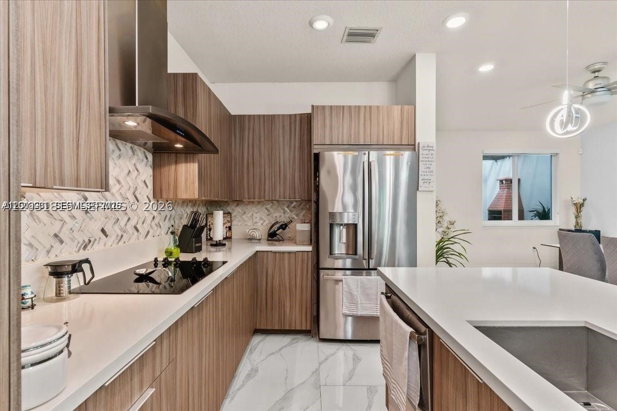 LANDMARK AT DORAL CENTRAL - Residential Lease