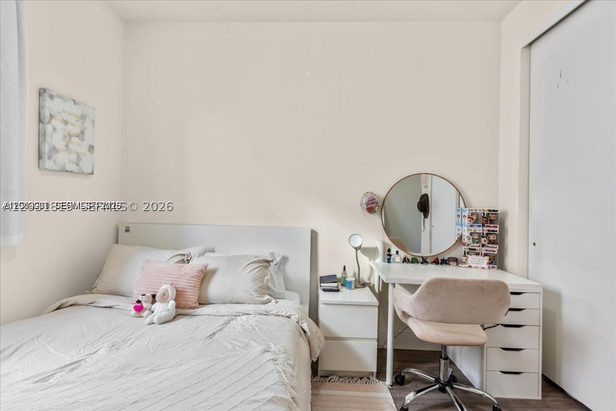 LANDMARK AT DORAL CENTRAL - Residential Lease