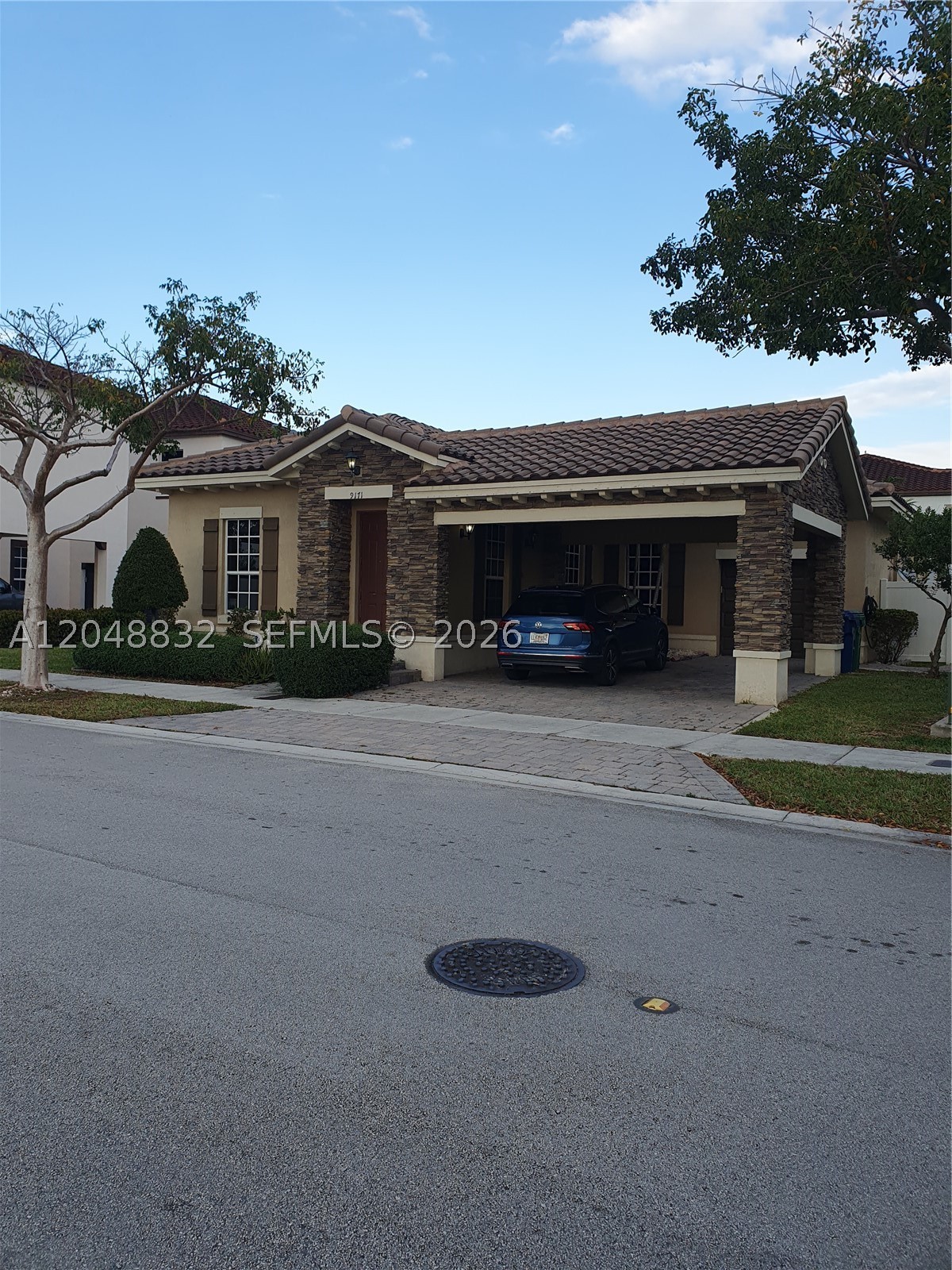 KENDALL COMMONS RESIDENTI - Residential Lease