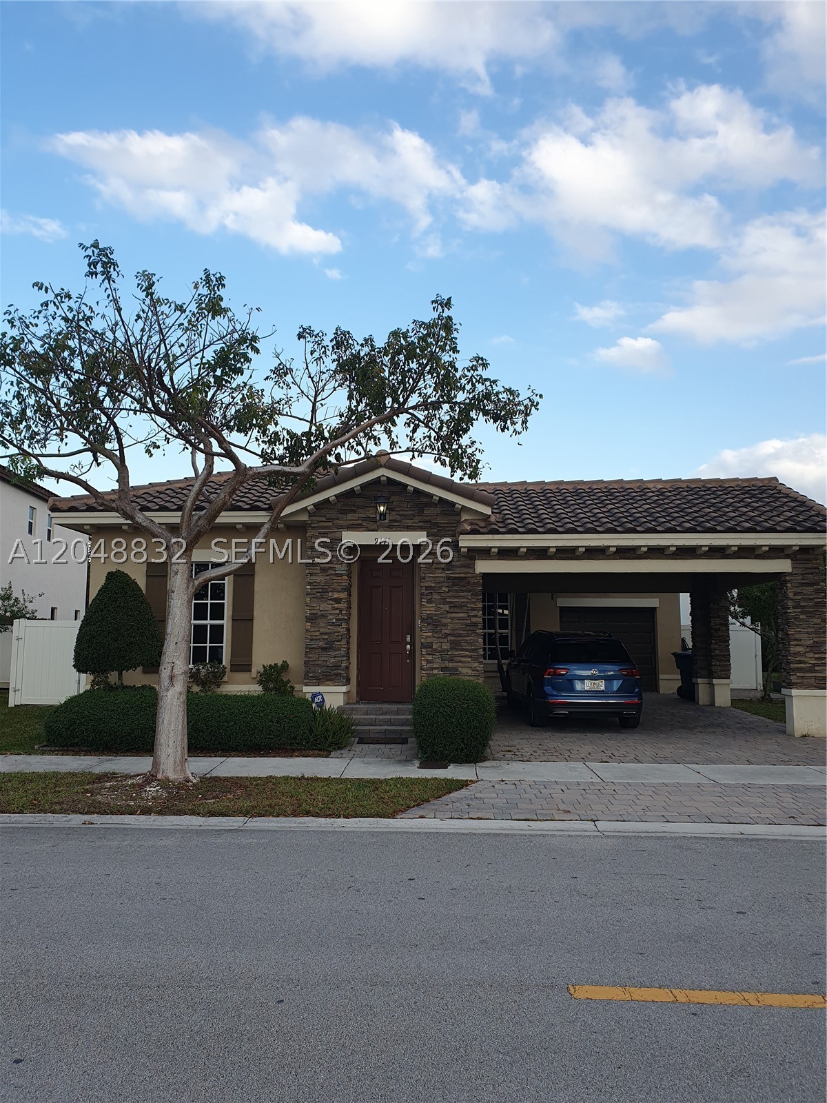 KENDALL COMMONS RESIDENTI - Residential Lease