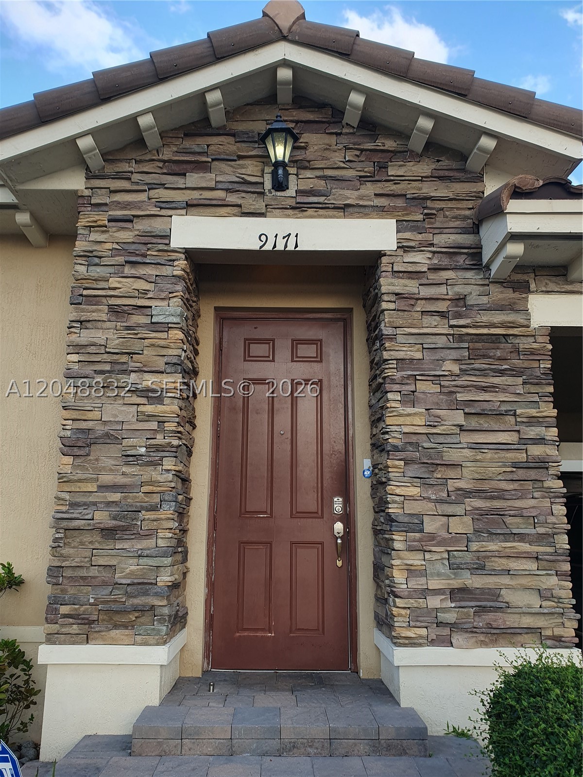 KENDALL COMMONS RESIDENTI - Residential Lease