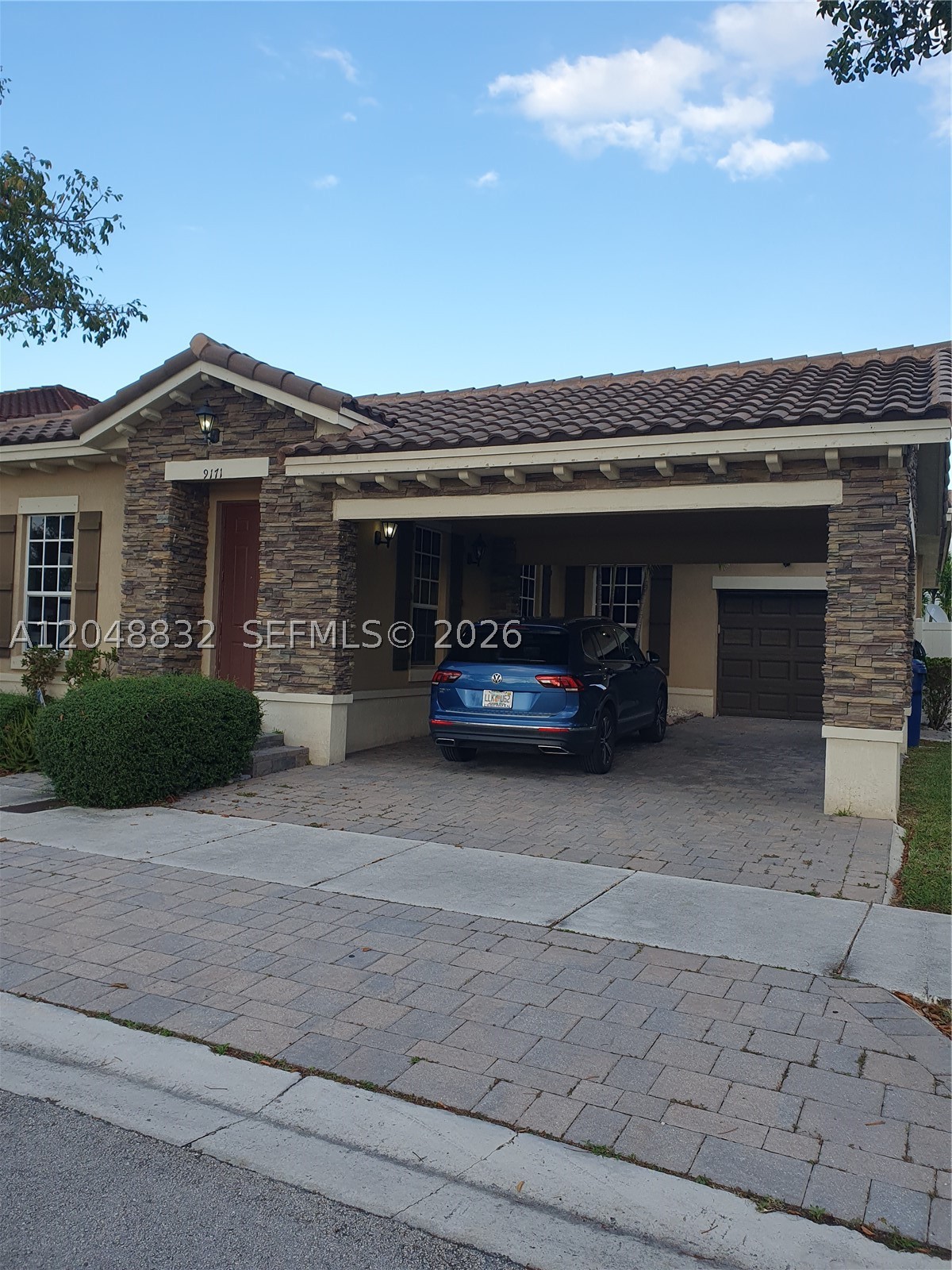 KENDALL COMMONS RESIDENTI - Residential Lease
