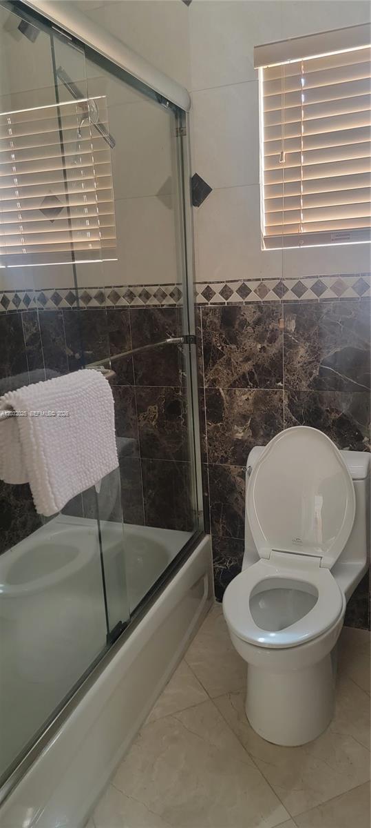 PORT ANTIGUA PLAT NO 2 - Residential Lease
