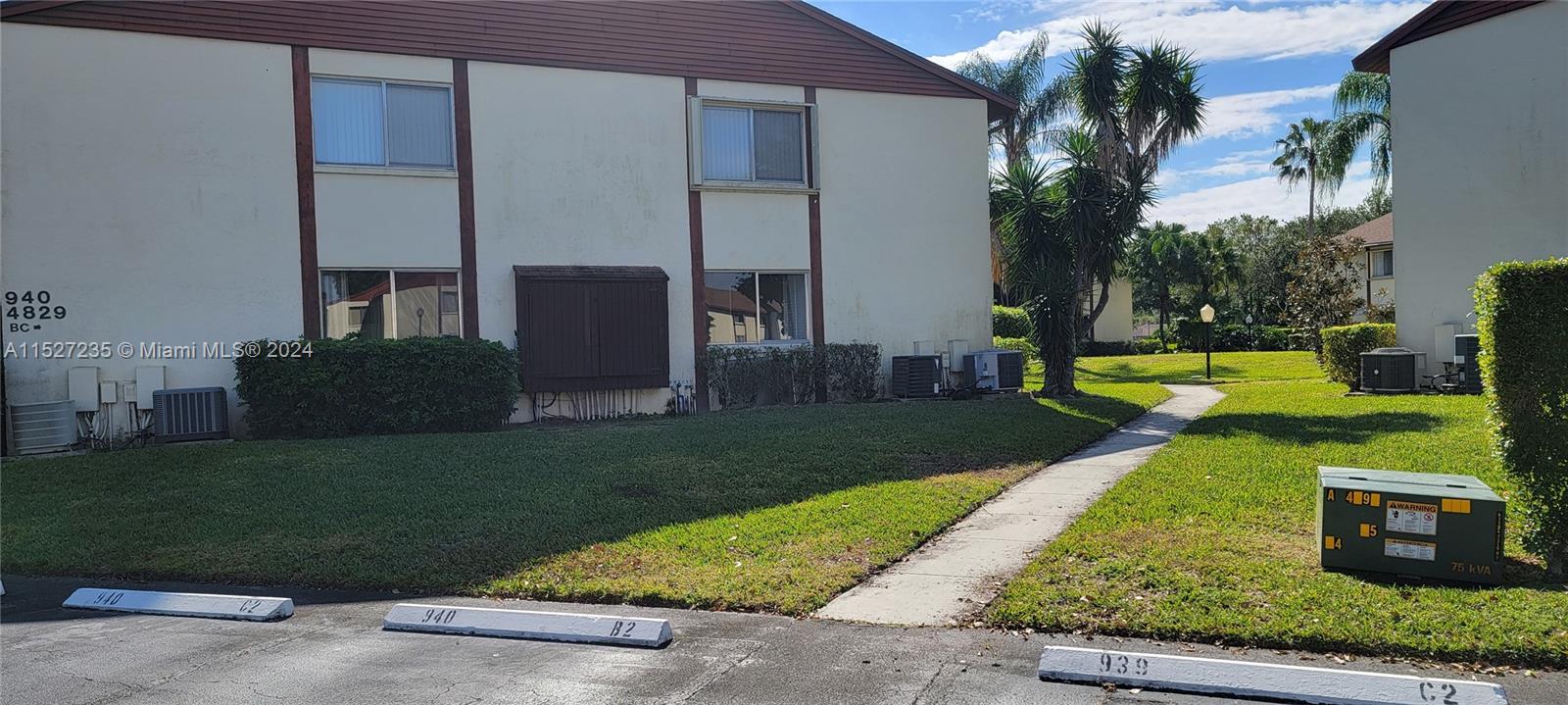 PINE RIDGE AT HAVERHILL C - Residential Lease