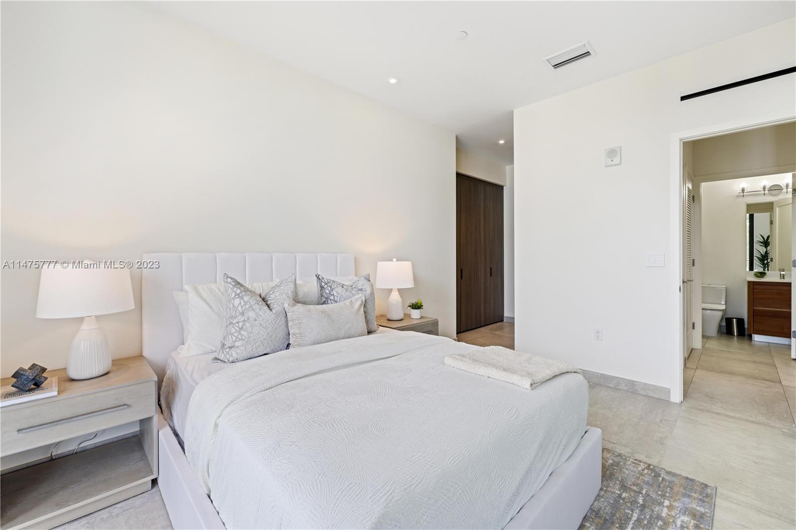 BRICKELLS FLAGLER - Residential Lease