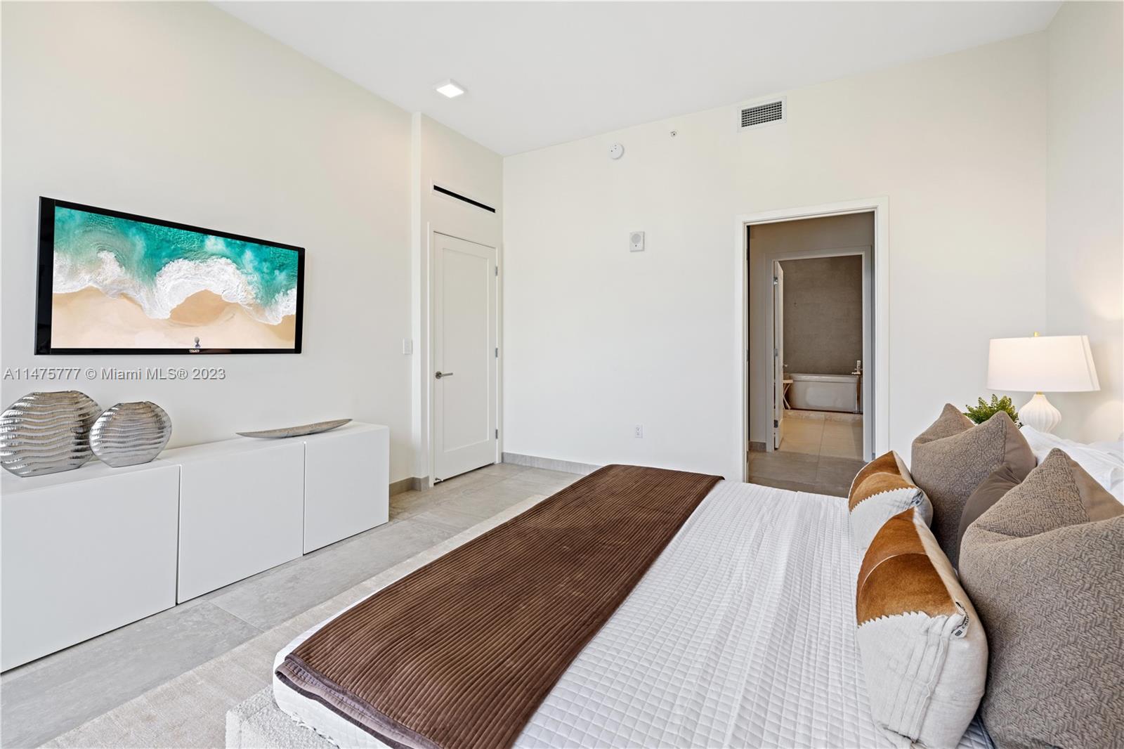 BRICKELLS FLAGLER - Residential Lease