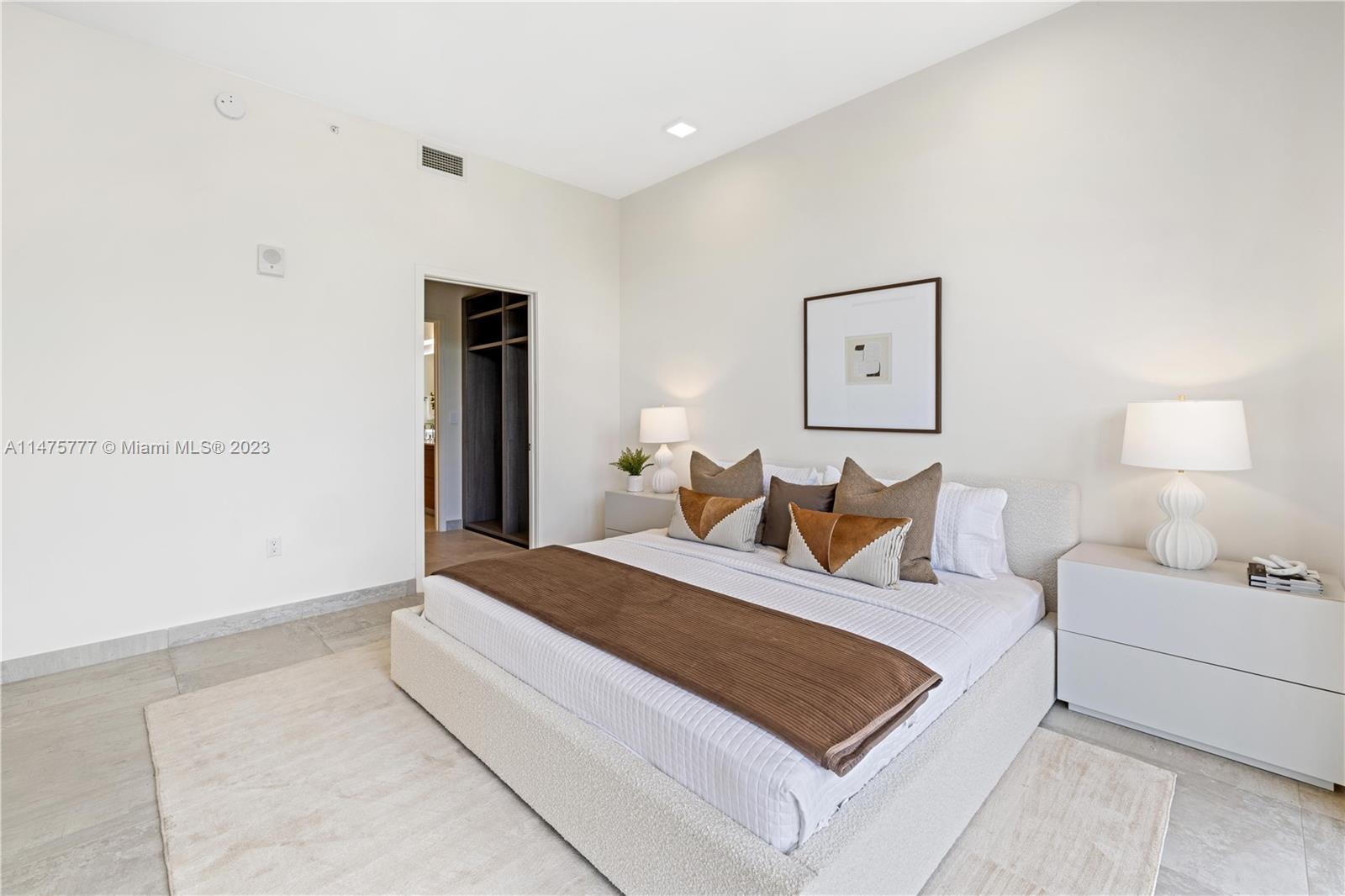 BRICKELLS FLAGLER - Residential Lease