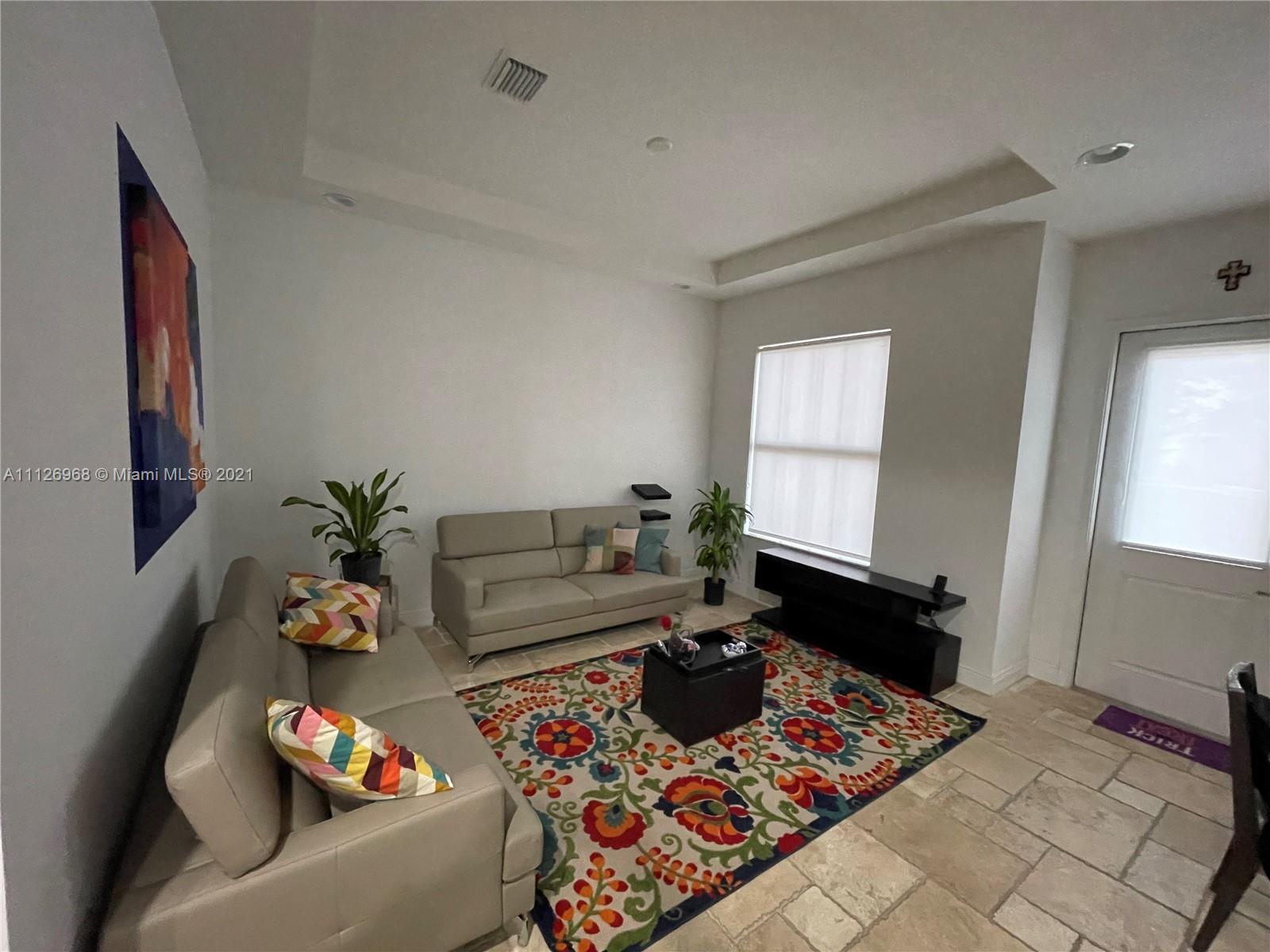 DOWNTOWN DORAL DUTCHER - Residential Lease