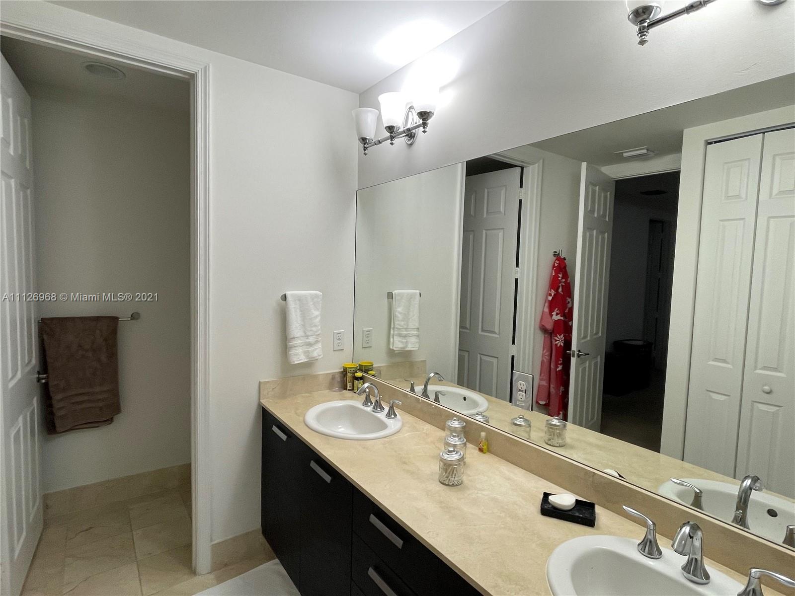 DOWNTOWN DORAL DUTCHER - Residential Lease