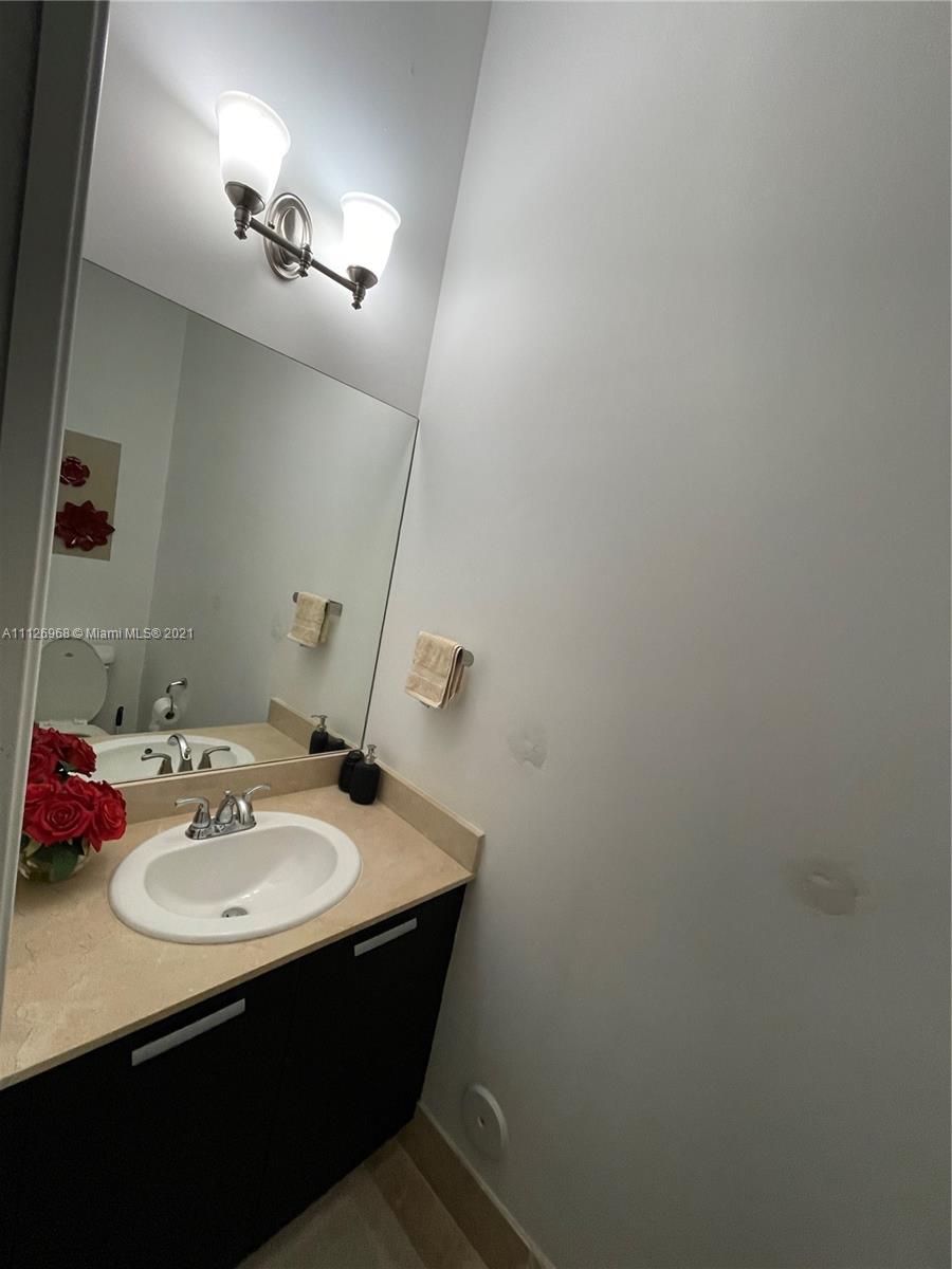 DOWNTOWN DORAL DUTCHER - Residential Lease