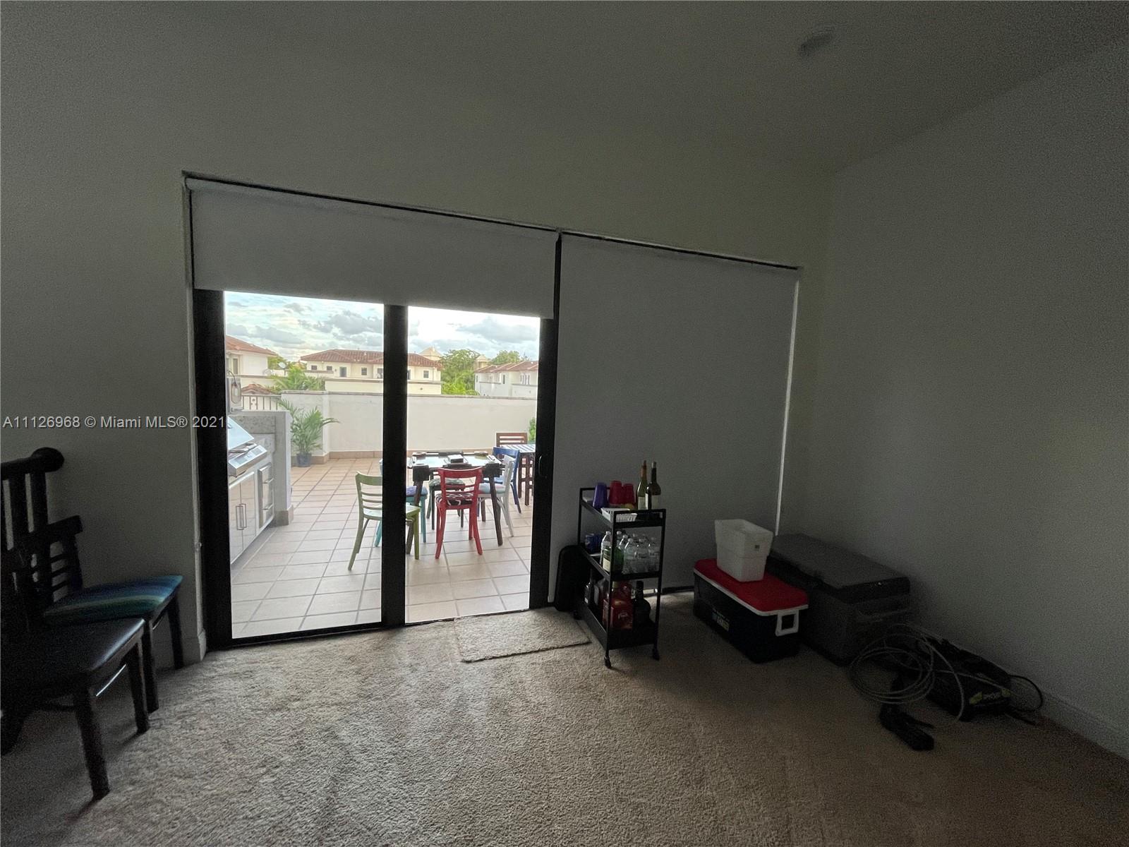 DOWNTOWN DORAL DUTCHER - Residential Lease