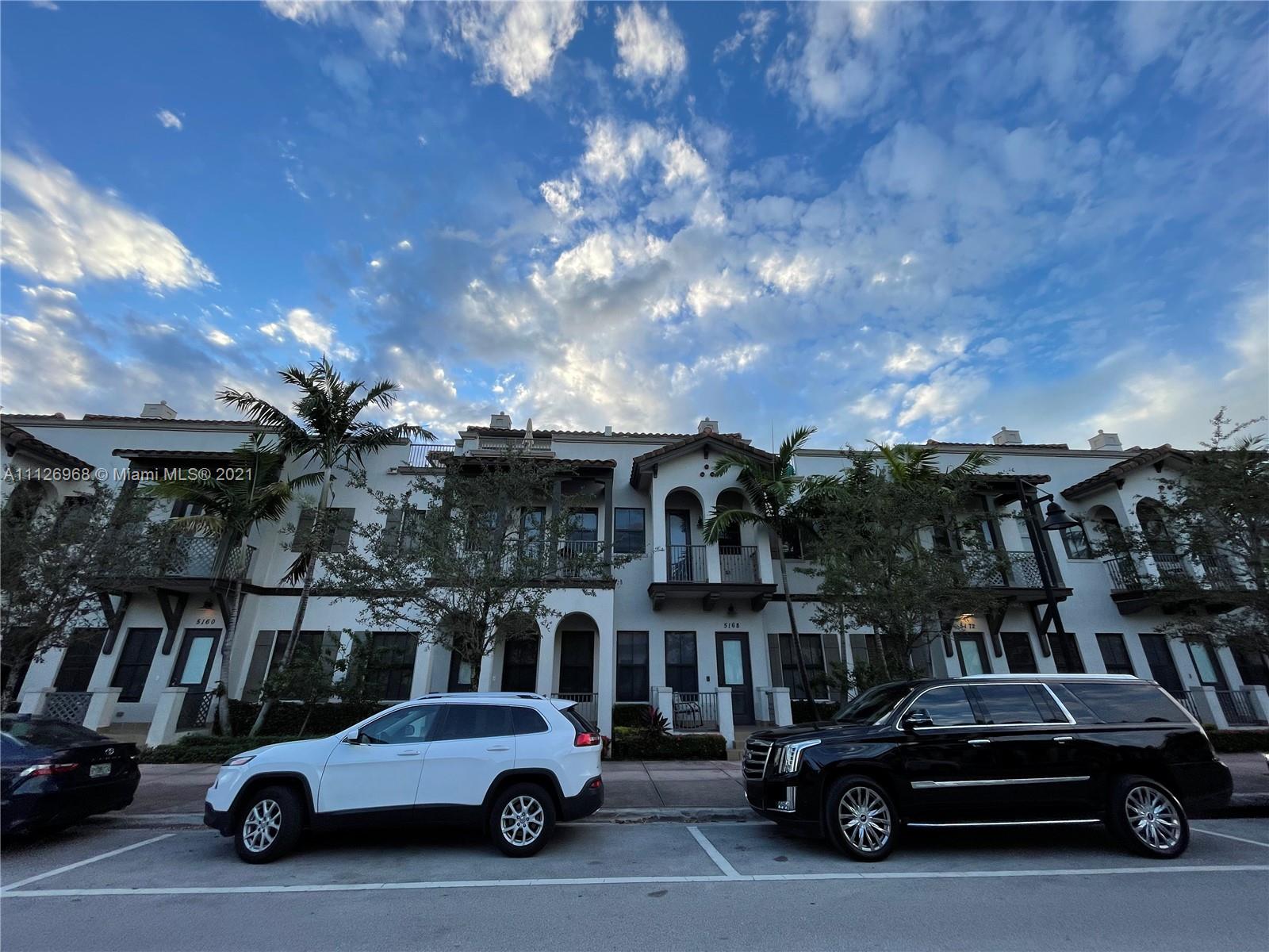 3/3.5 TOWNHOME .  FURNISHED OR UNFURNISHED..SPECTACULAR TERRACE.. LOCATED RIGTH ON DORAL DOWNTOWN ON MAIN STREET JUST STEPS AWAY FROM DORAL CHARTER SCHOOL, PUBLIC PARK, PUBLIX, GREAT RESTAURANTS . 10 MINUTES DRIVE TO MIAMI INTERNATIONAL AIRPORT.EASY TO SHOW TEXT AGENT. EVEN THOUGH ITS TENANT OCCUPIED ITS AVAILABLE NOW.READY TO MOVE IN.