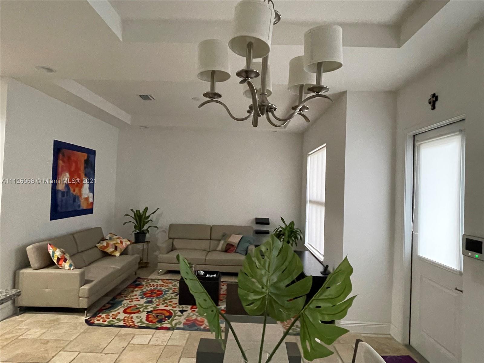 DOWNTOWN DORAL DUTCHER - Residential Lease
