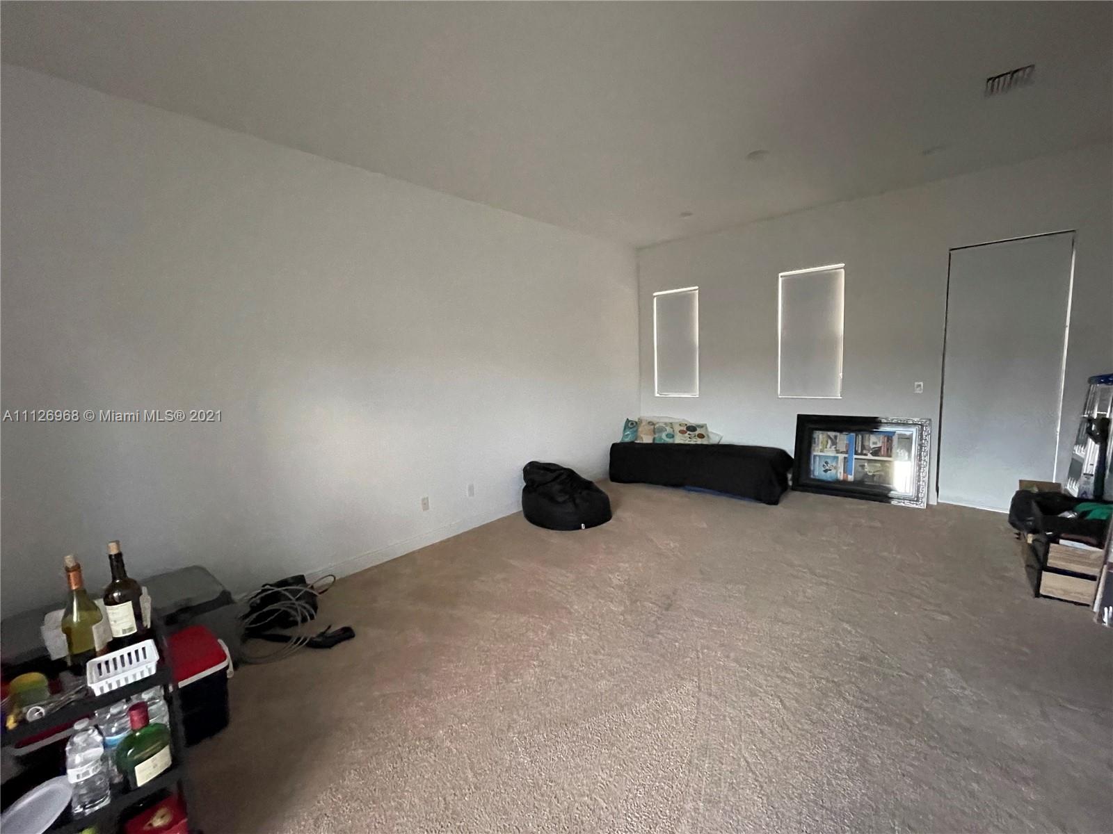 DOWNTOWN DORAL DUTCHER - Residential Lease