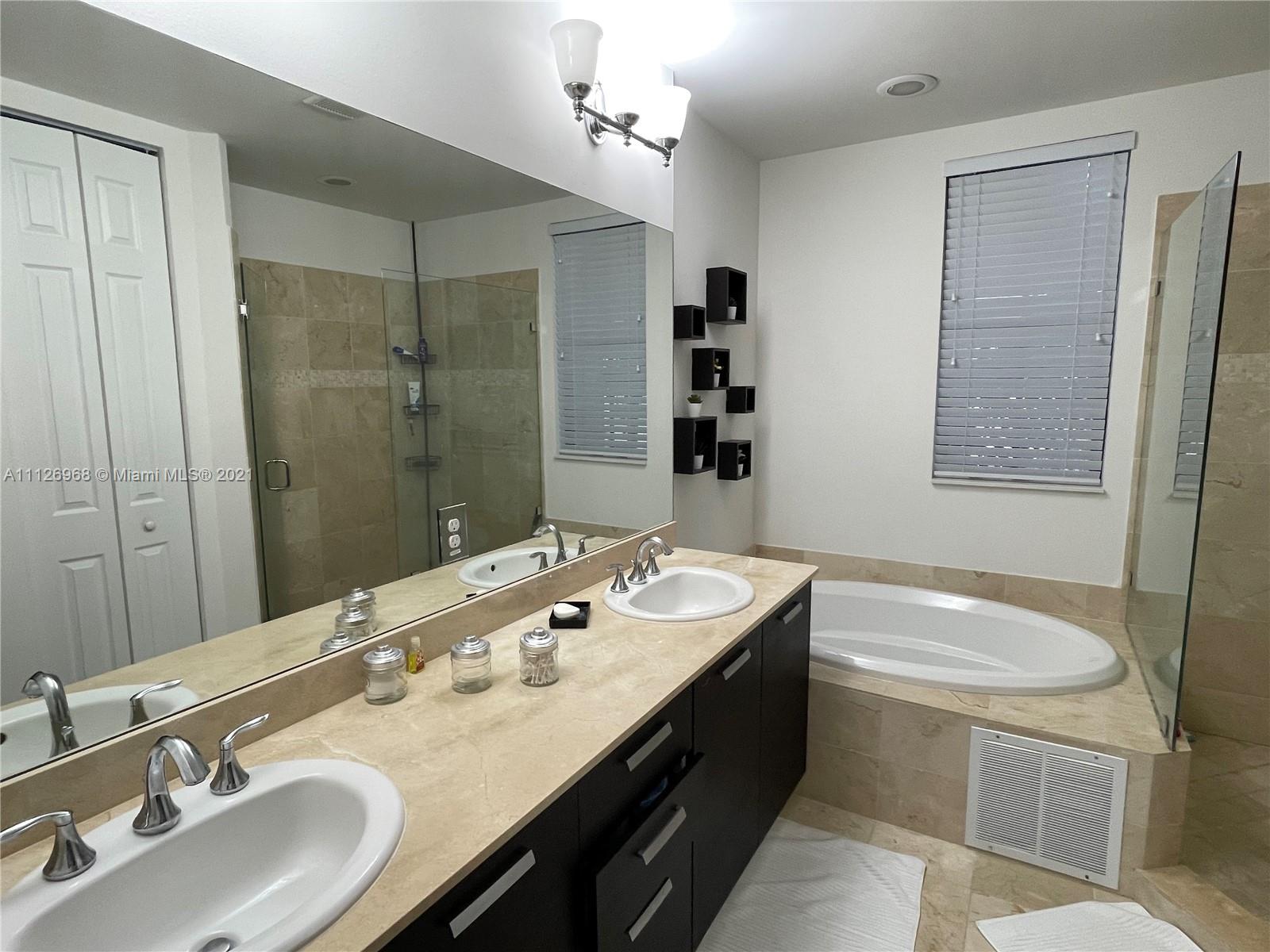 DOWNTOWN DORAL DUTCHER - Residential Lease