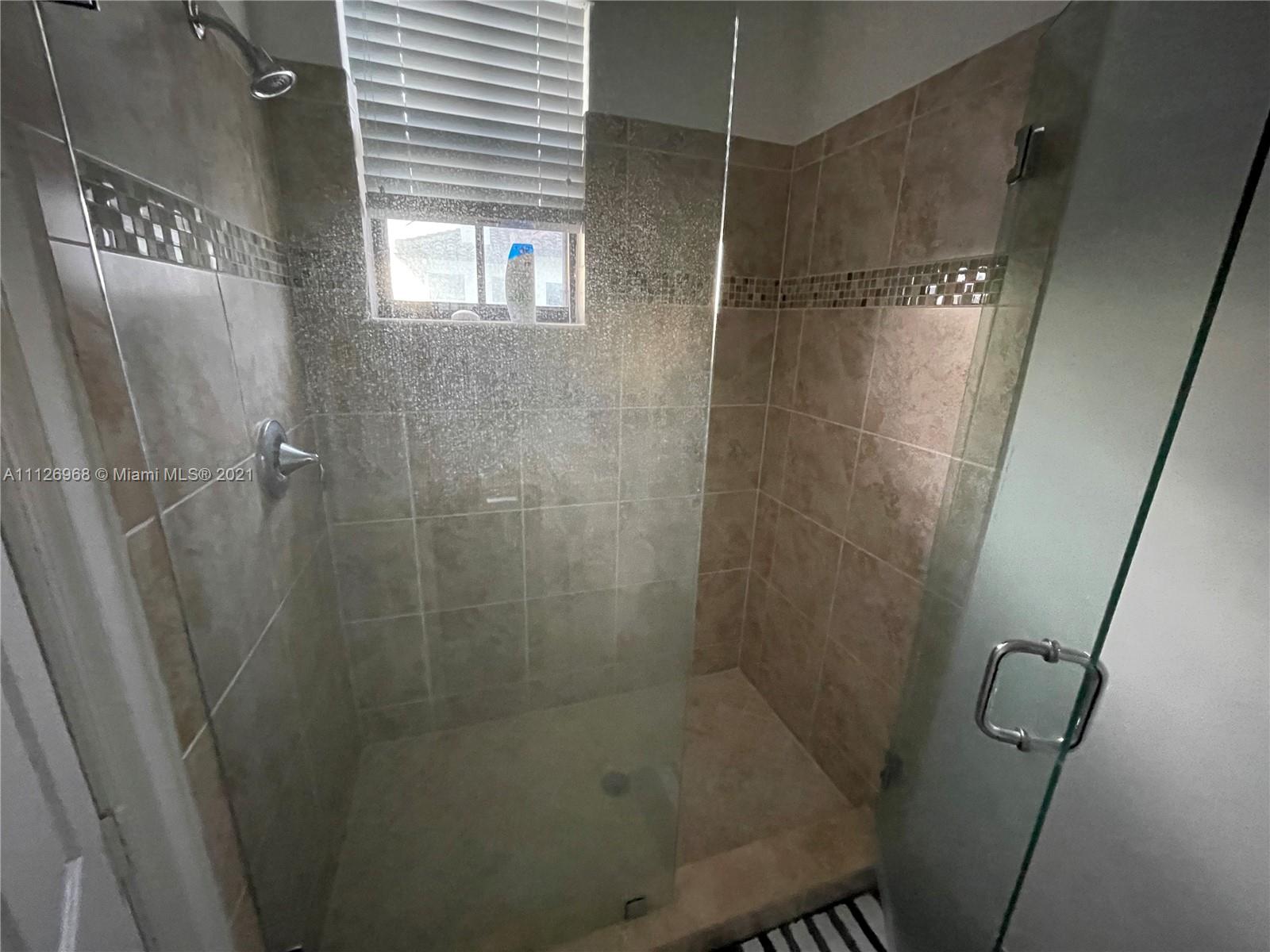 DOWNTOWN DORAL DUTCHER - Residential Lease