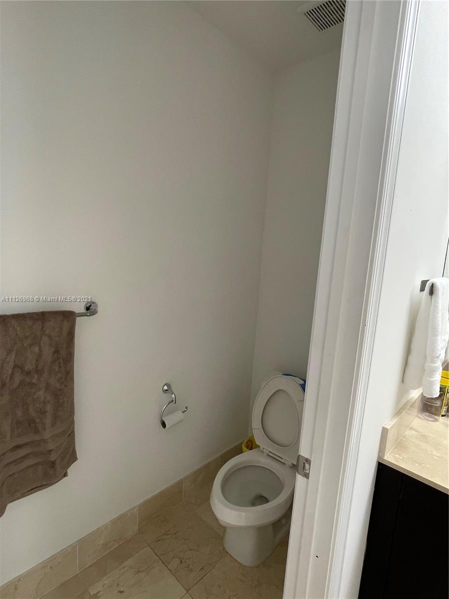 DOWNTOWN DORAL DUTCHER - Residential Lease