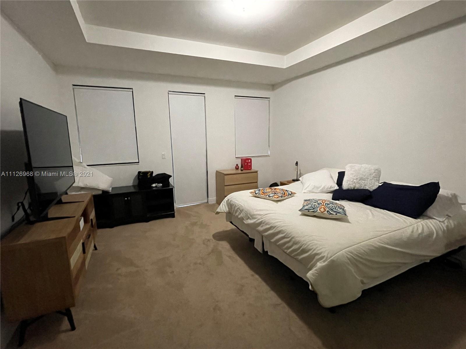 DOWNTOWN DORAL DUTCHER - Residential Lease