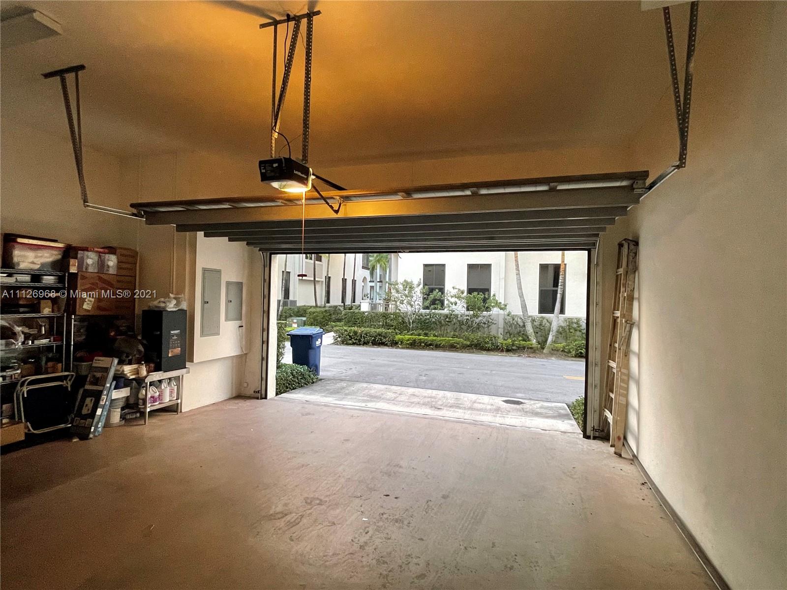 DOWNTOWN DORAL DUTCHER - Residential Lease