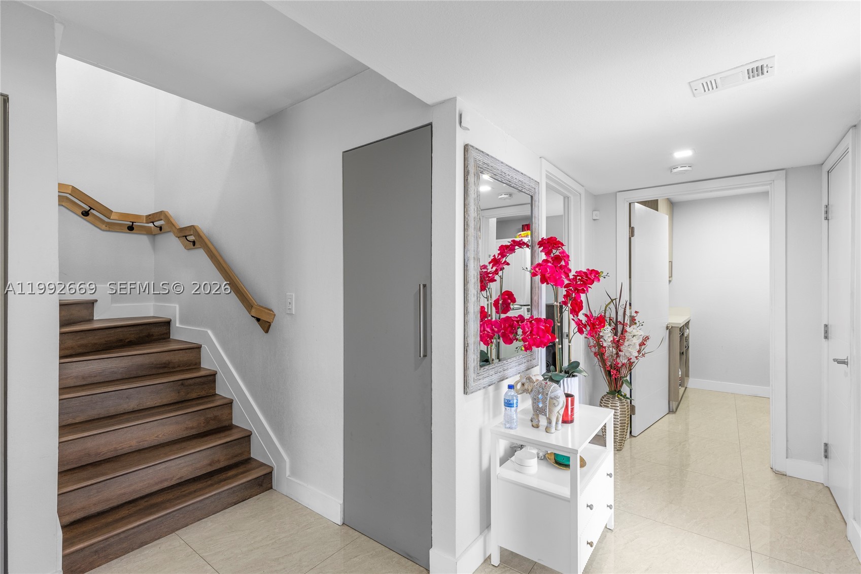 WESTVIEW CONDOMINIUM NO O - Residential