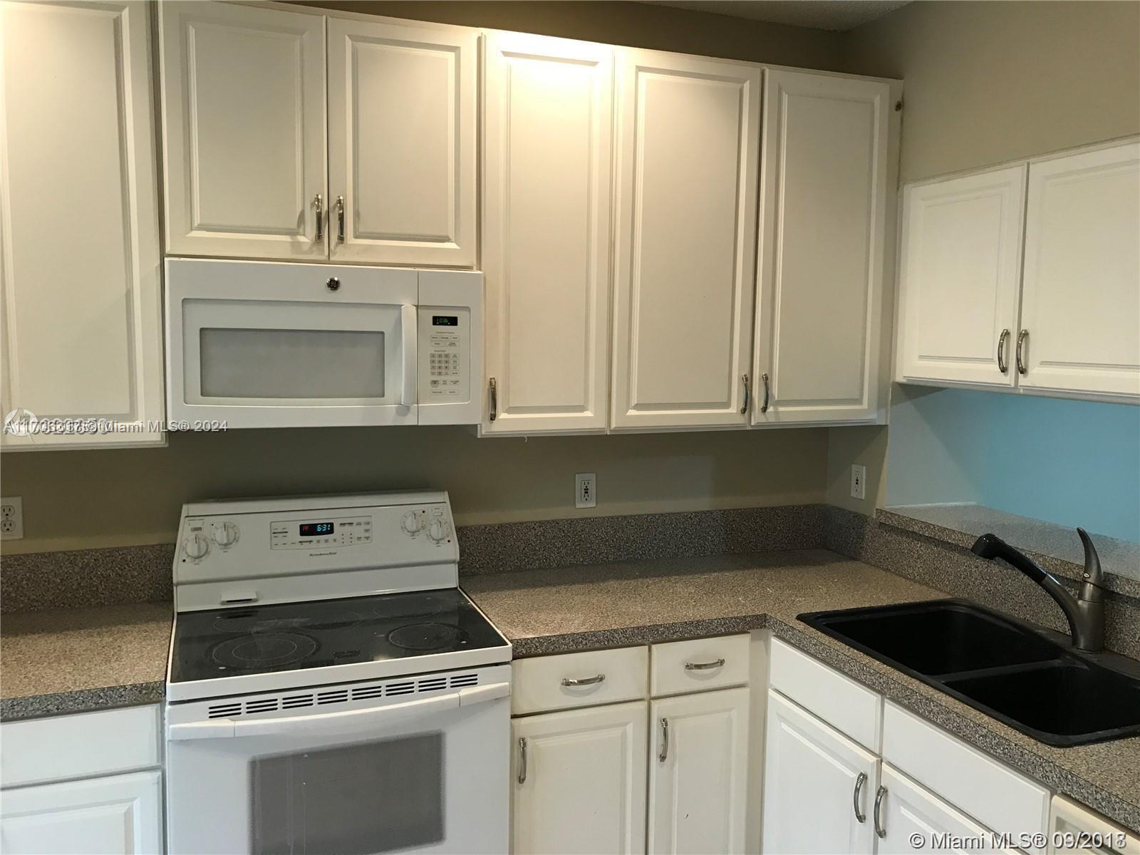 PALMBROOKE TOWNHOMES - Residential
