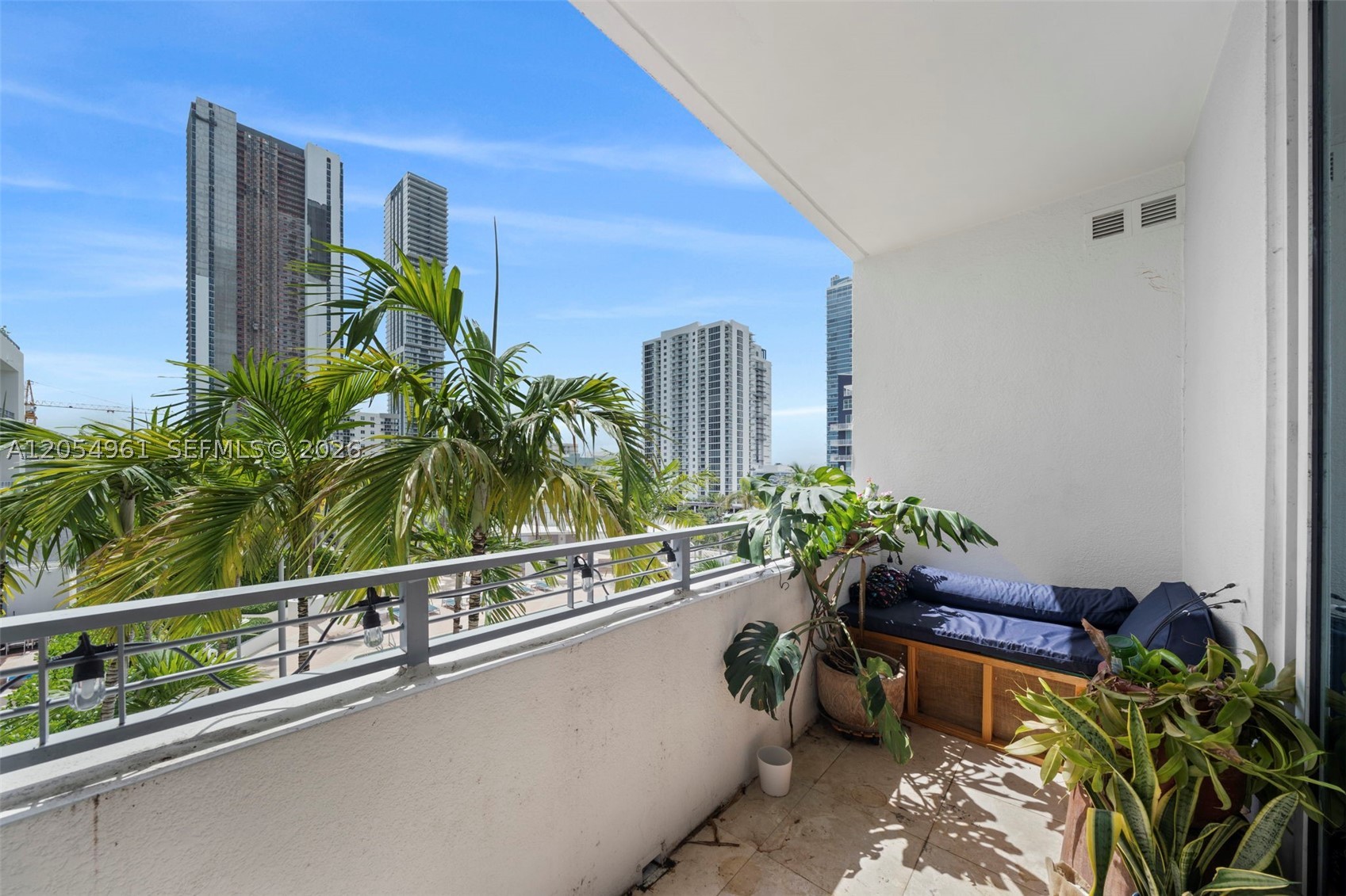 CITY 24 CONDO - Residential