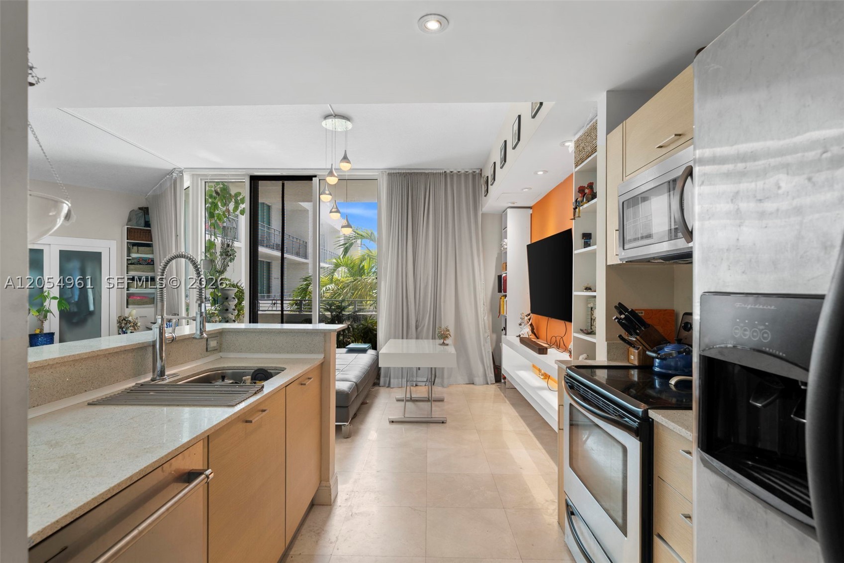 CITY 24 CONDO - Residential