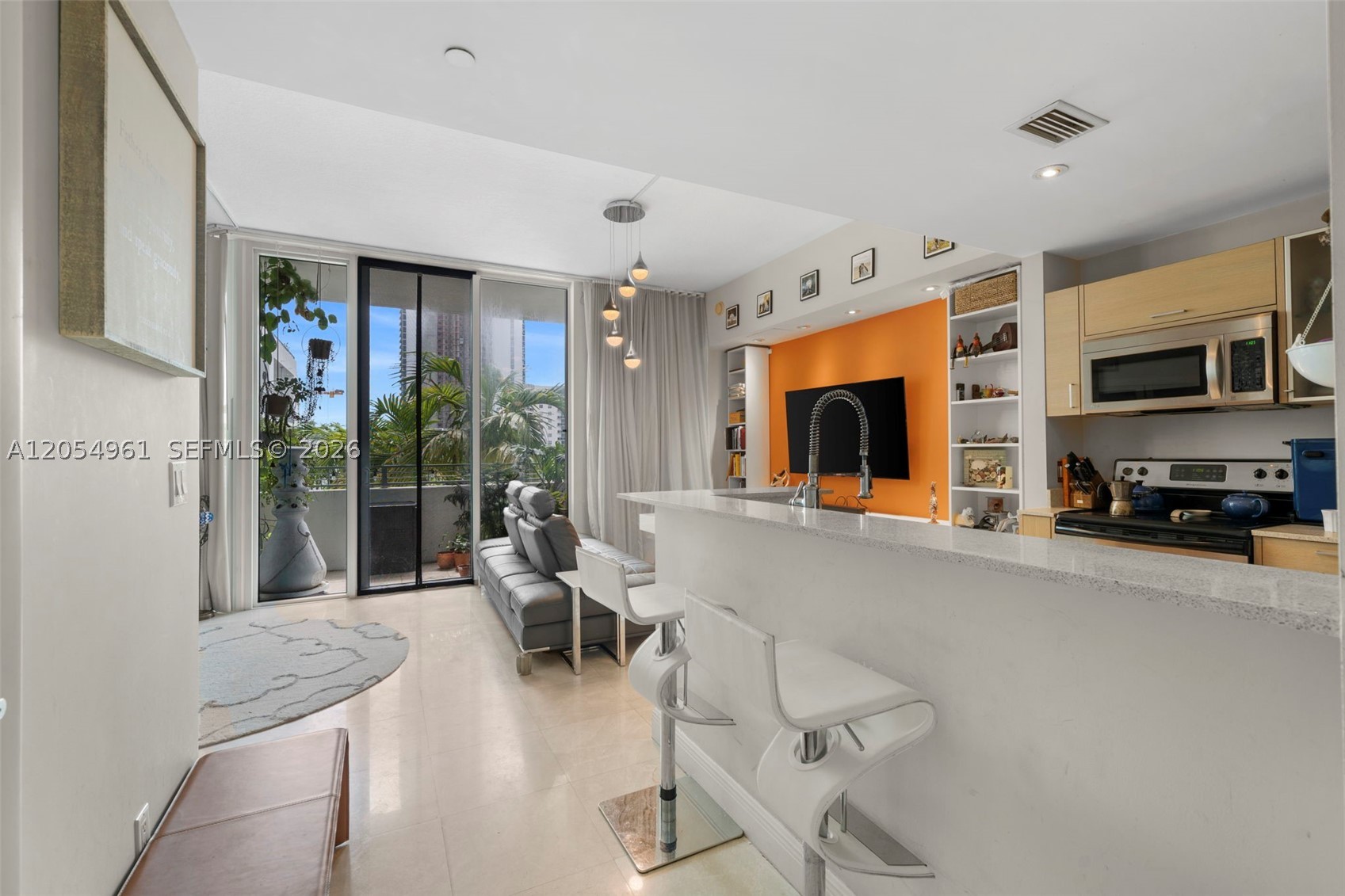 CITY 24 CONDO - Residential