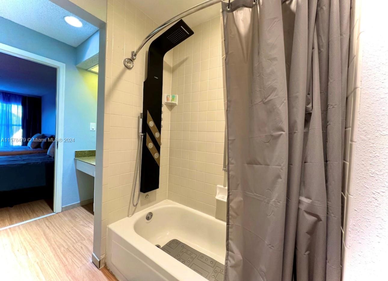 PALMS RESORT - Residential