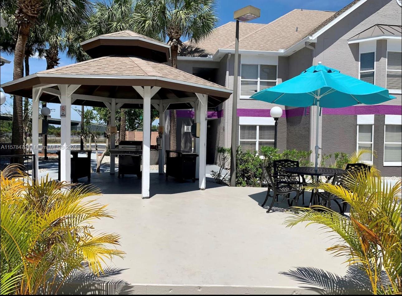 PALMS RESORT - Residential