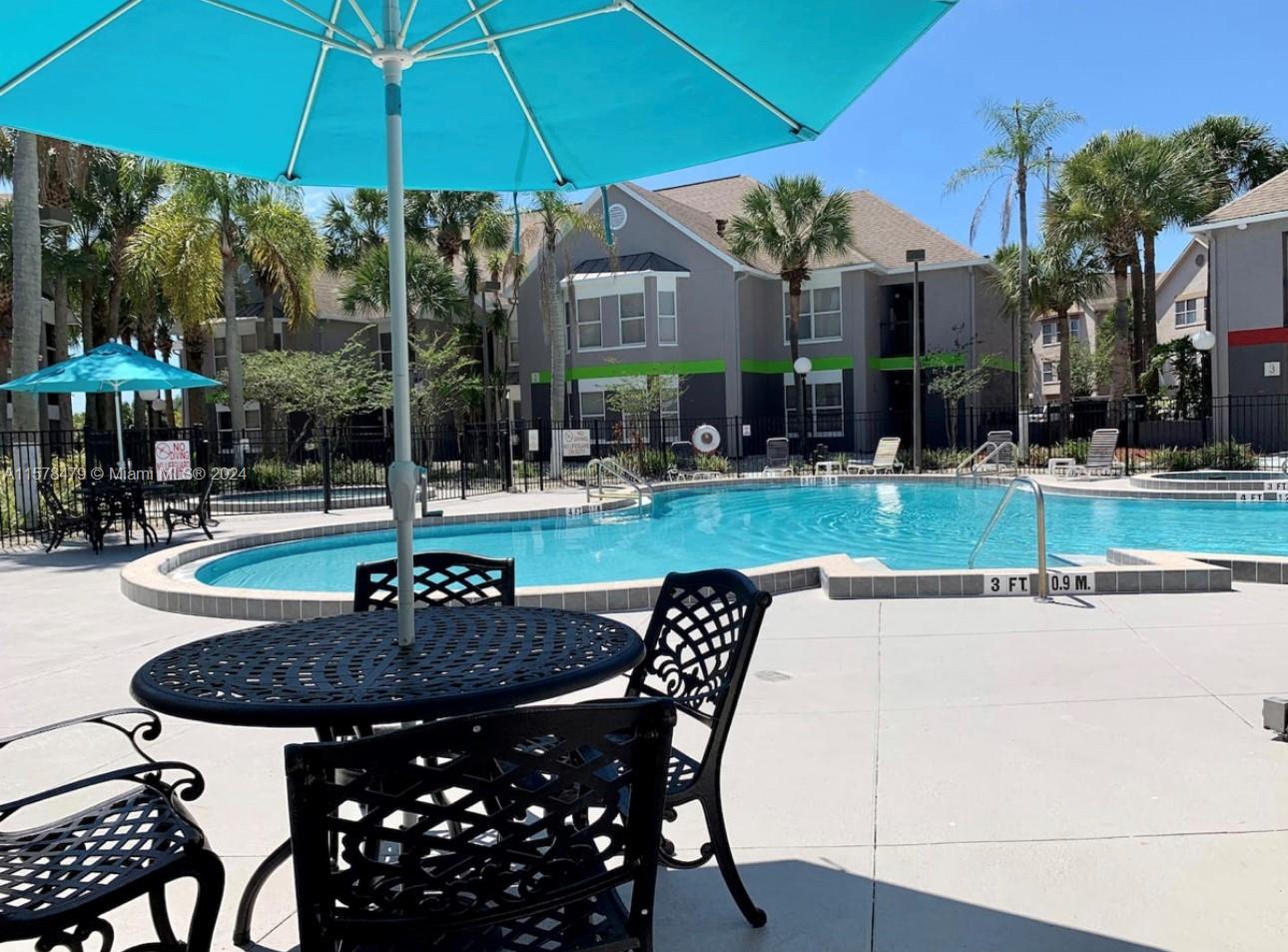 PALMS RESORT - Residential