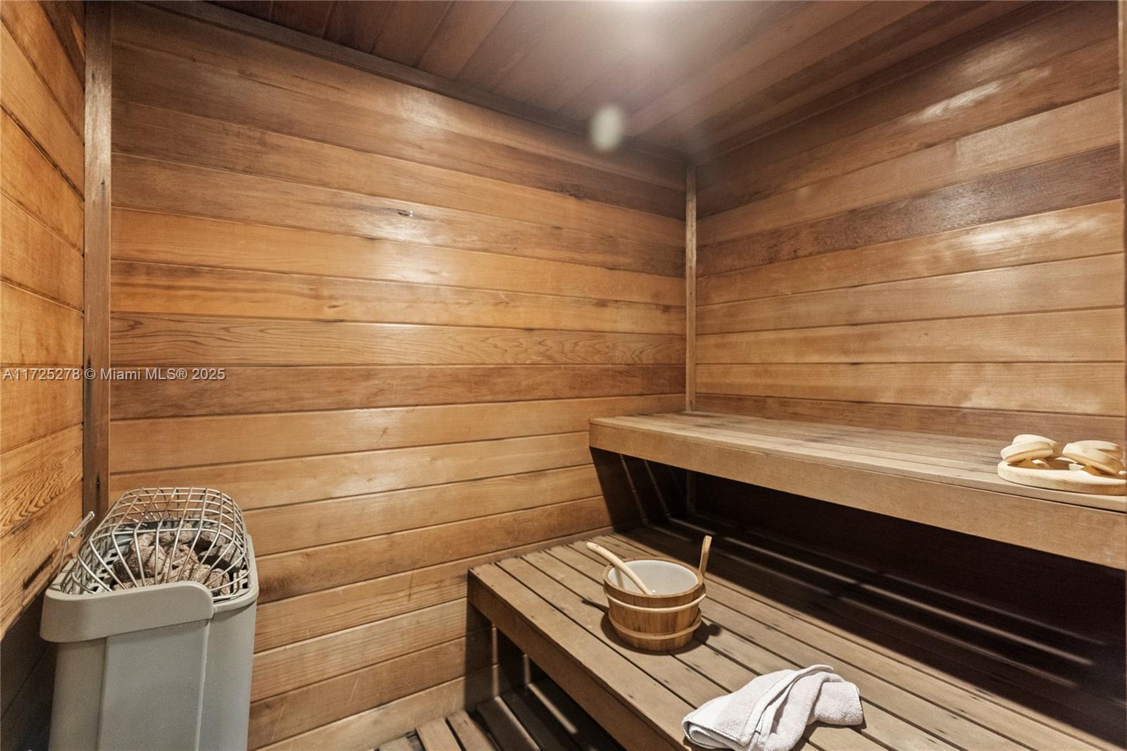 LA TOUR CONDO - Residential