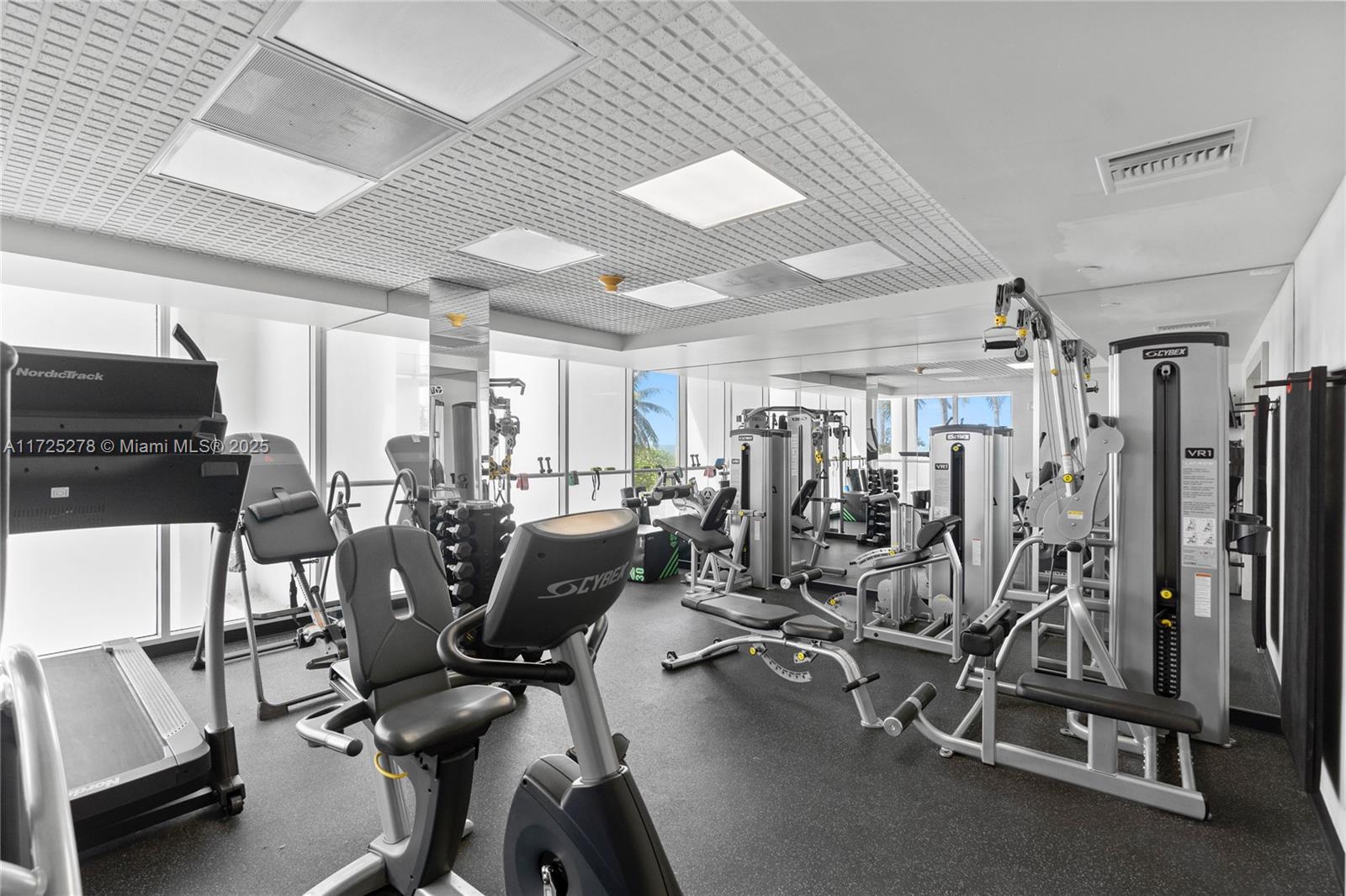 LA TOUR CONDO - Residential