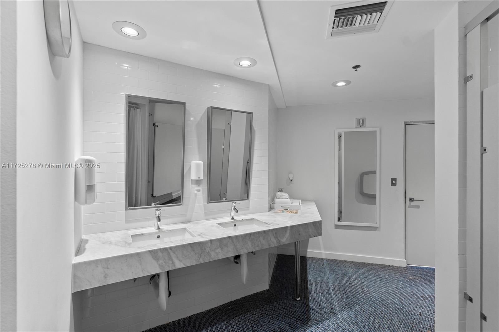 LA TOUR CONDO - Residential